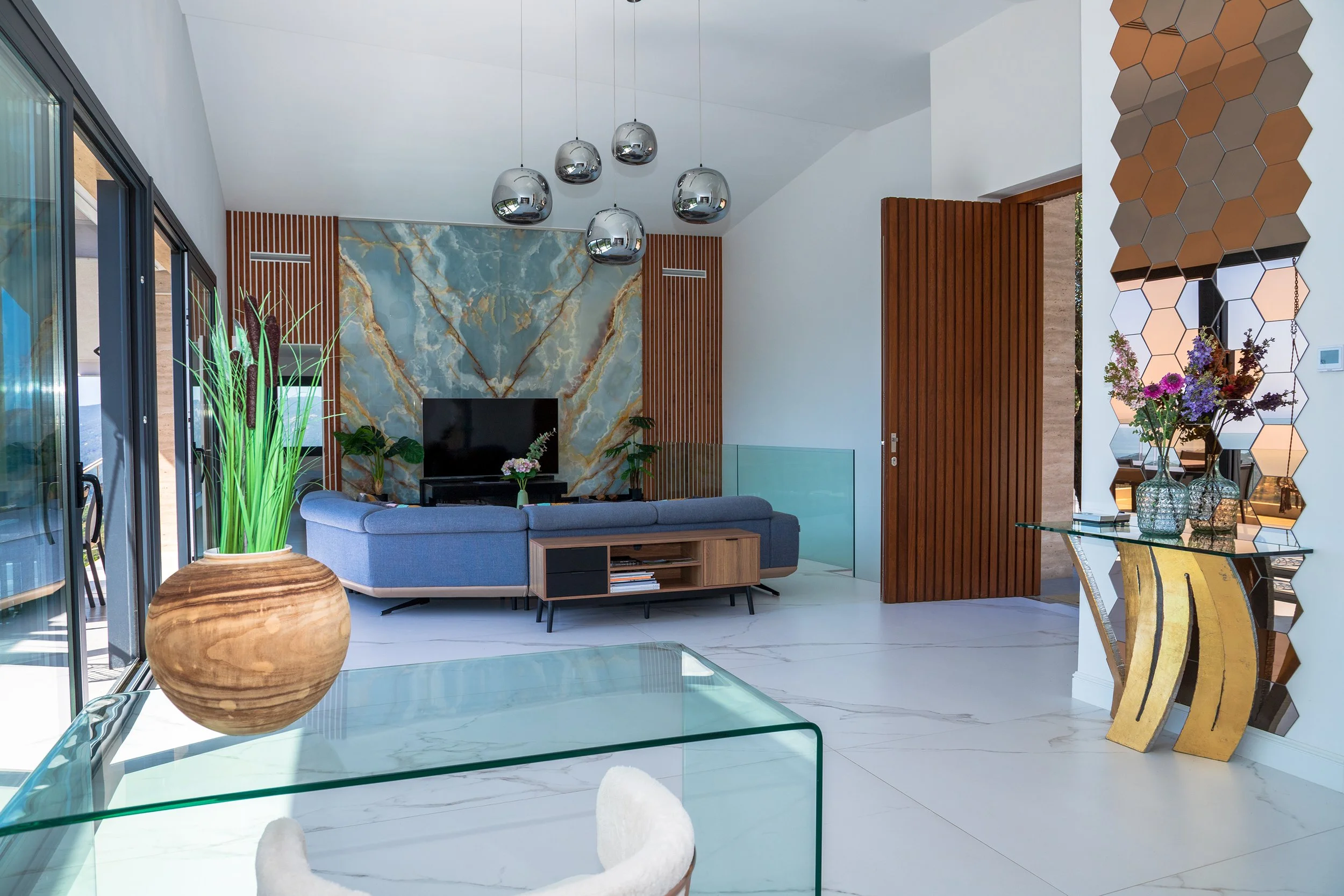 LivingRoom49.jpg