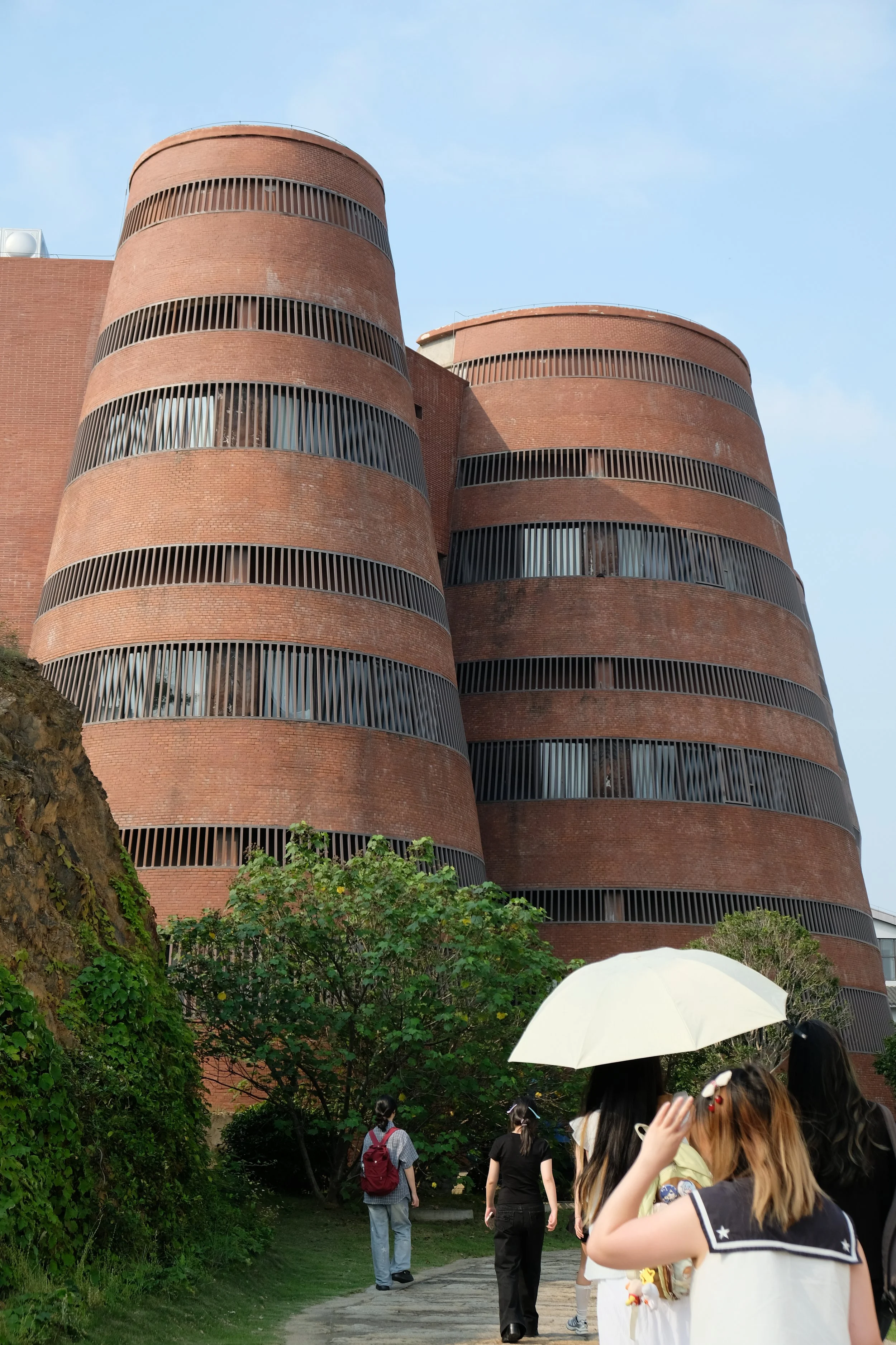 buildings inspired by bottle kilns in Jingdezhen