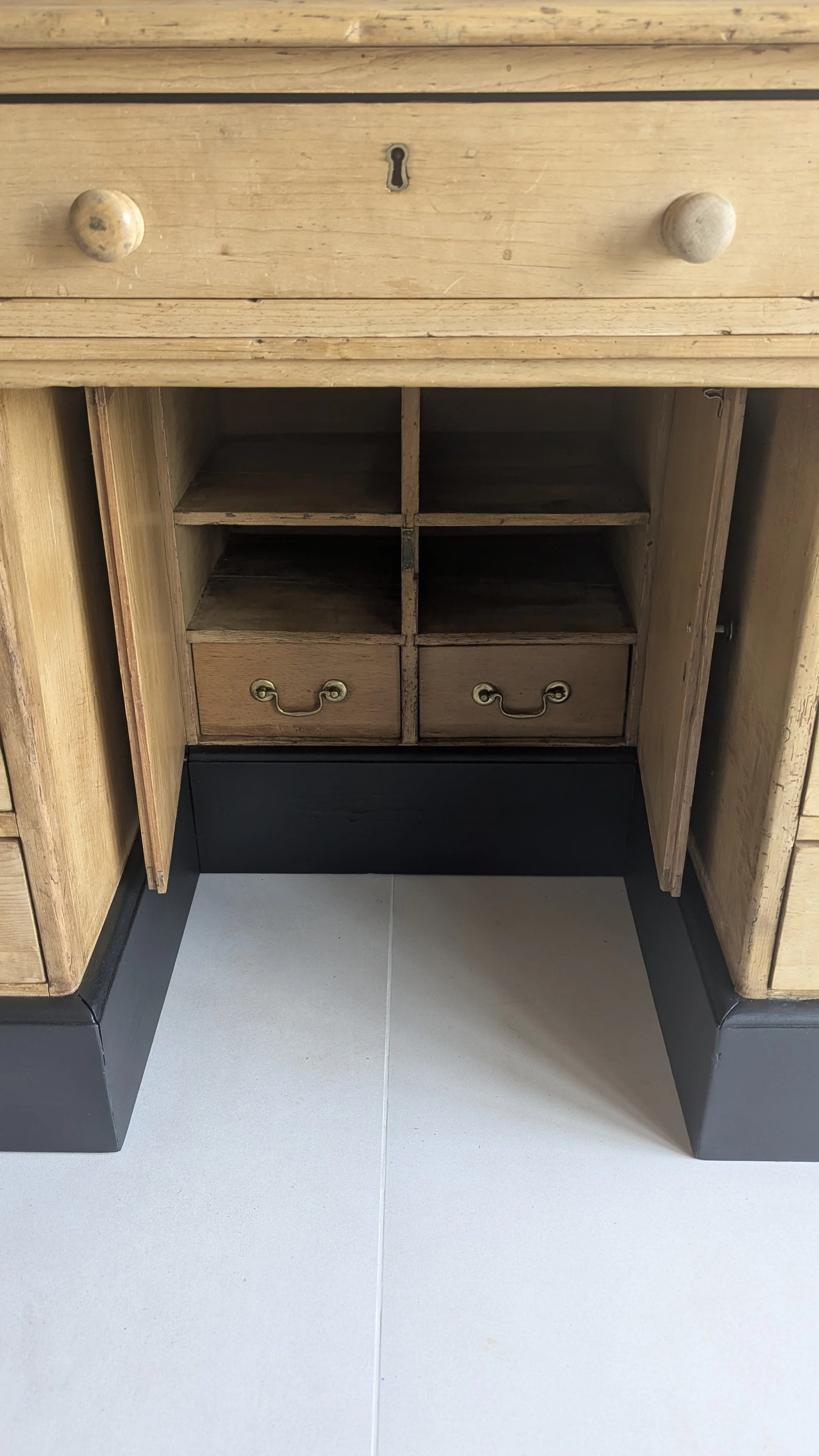 pinedesk4.jpg