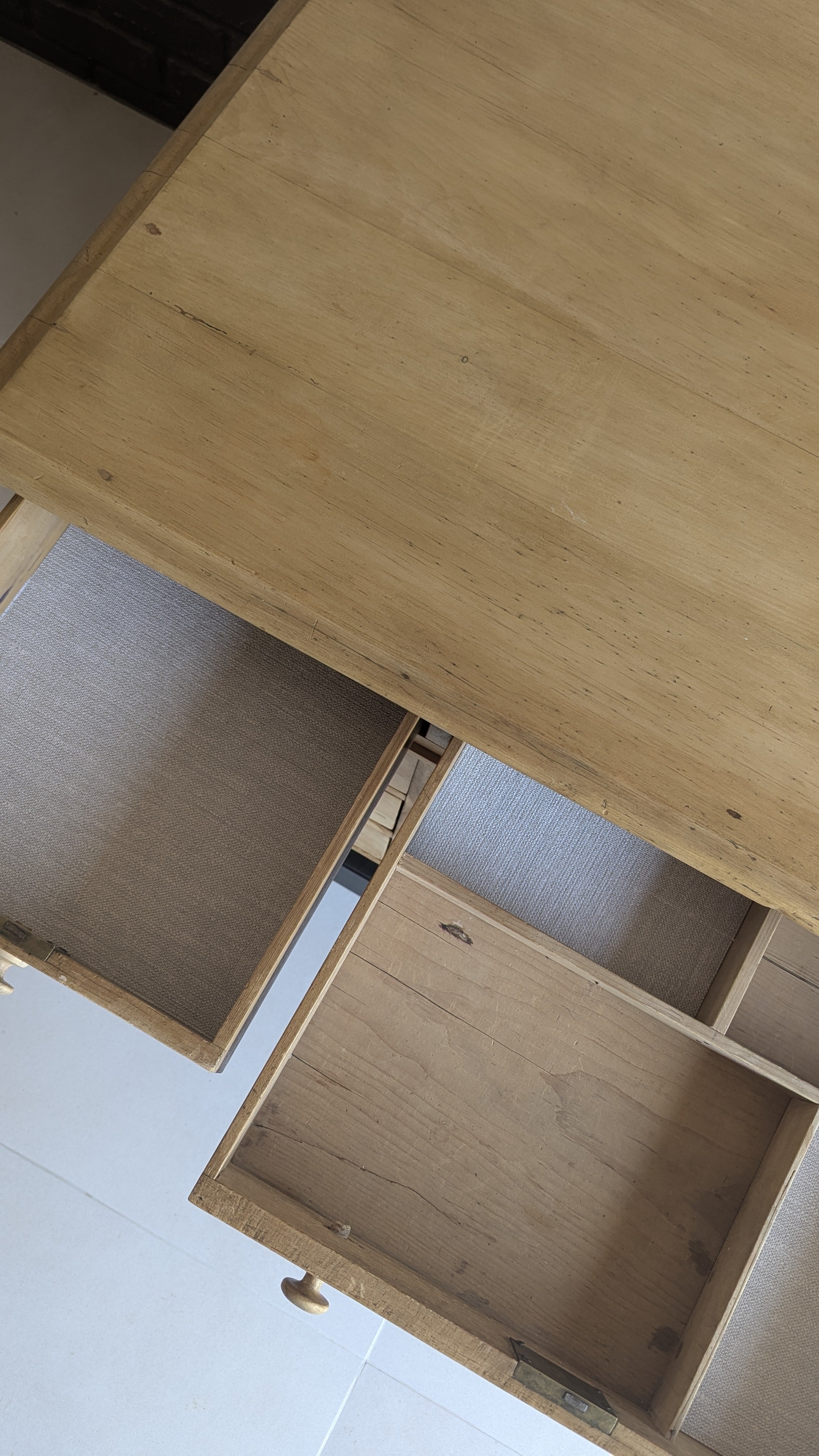 pinedesk8.jpg