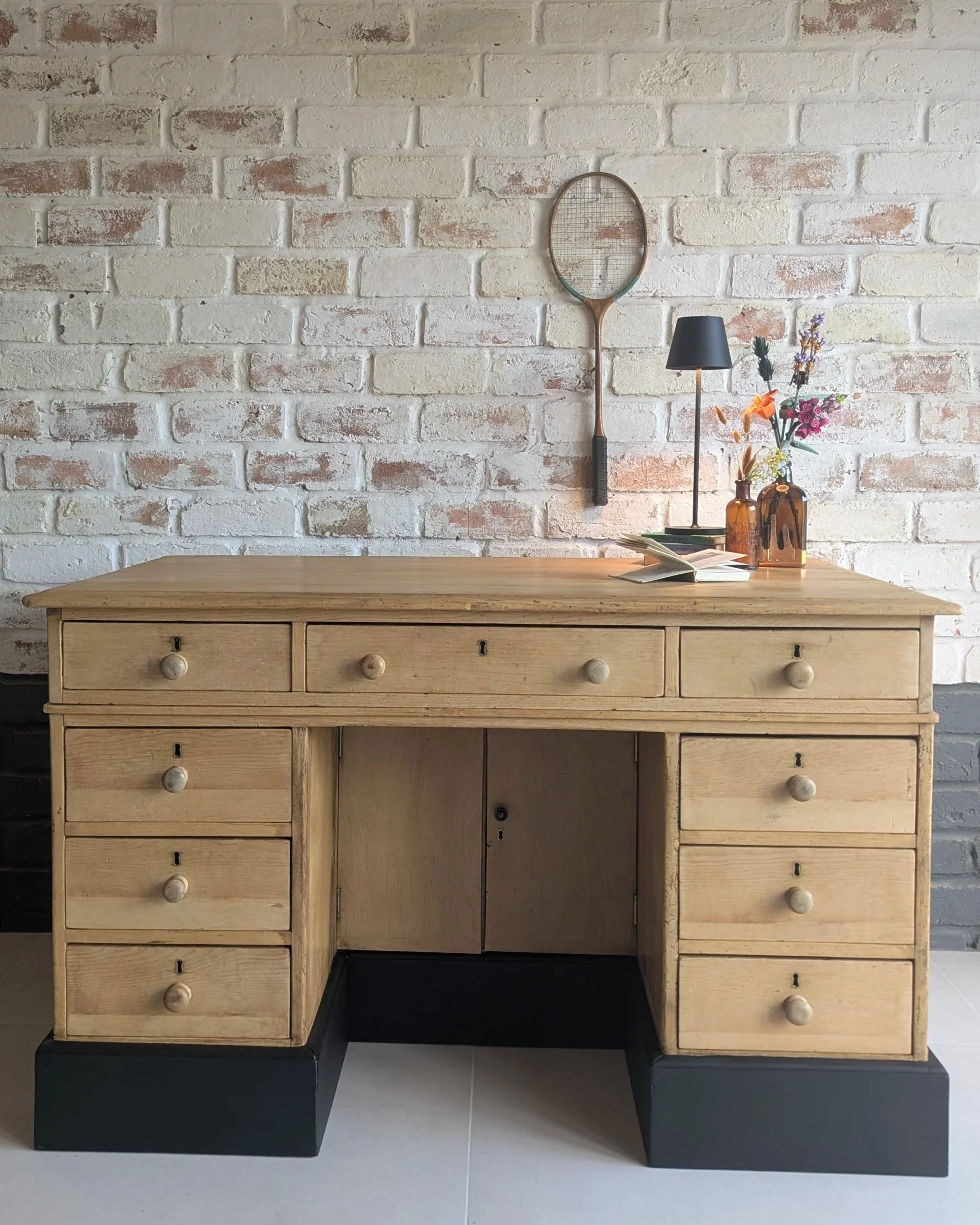 pinedesk9.jpg