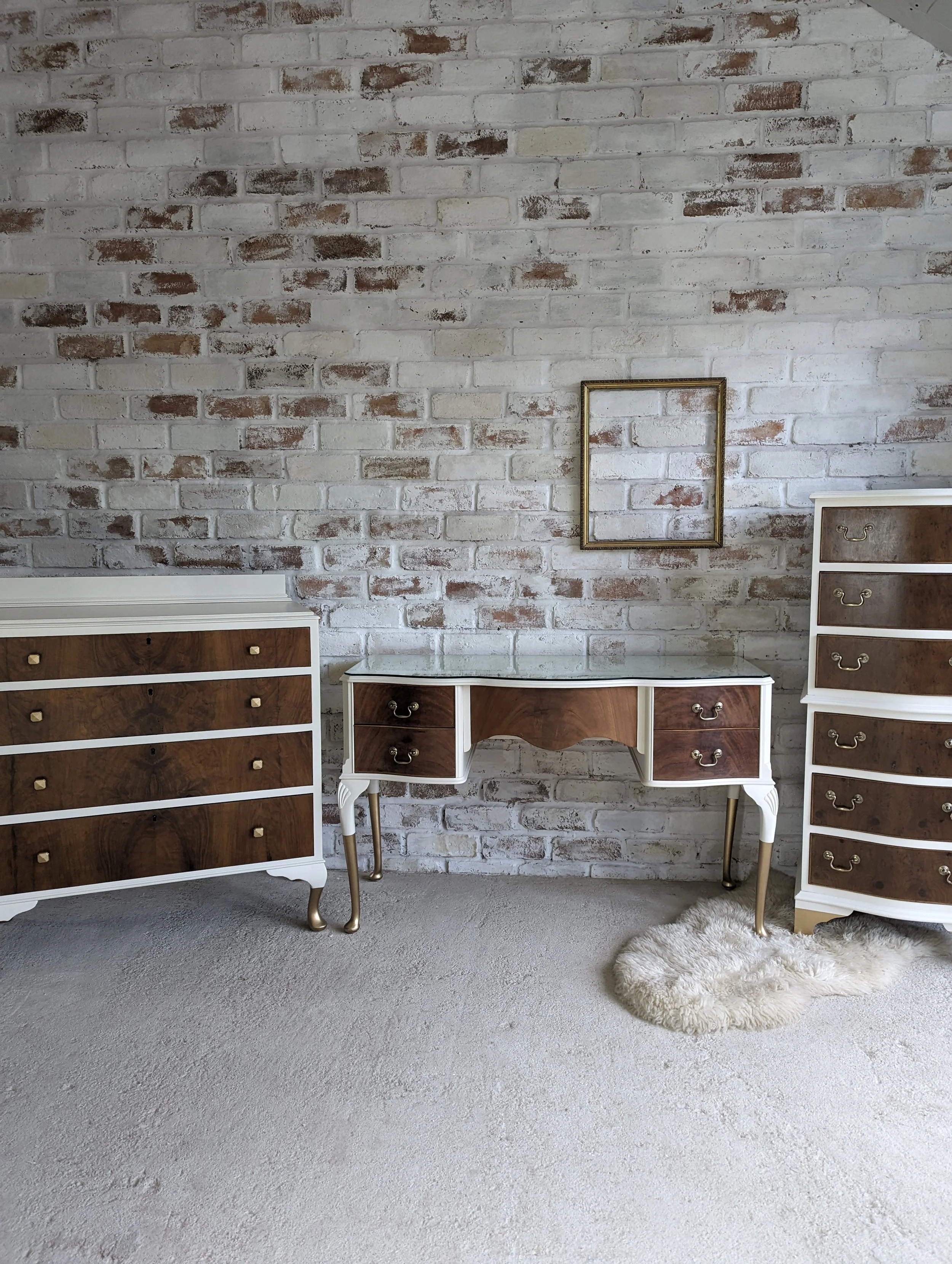 abduls bedroom set.jpg