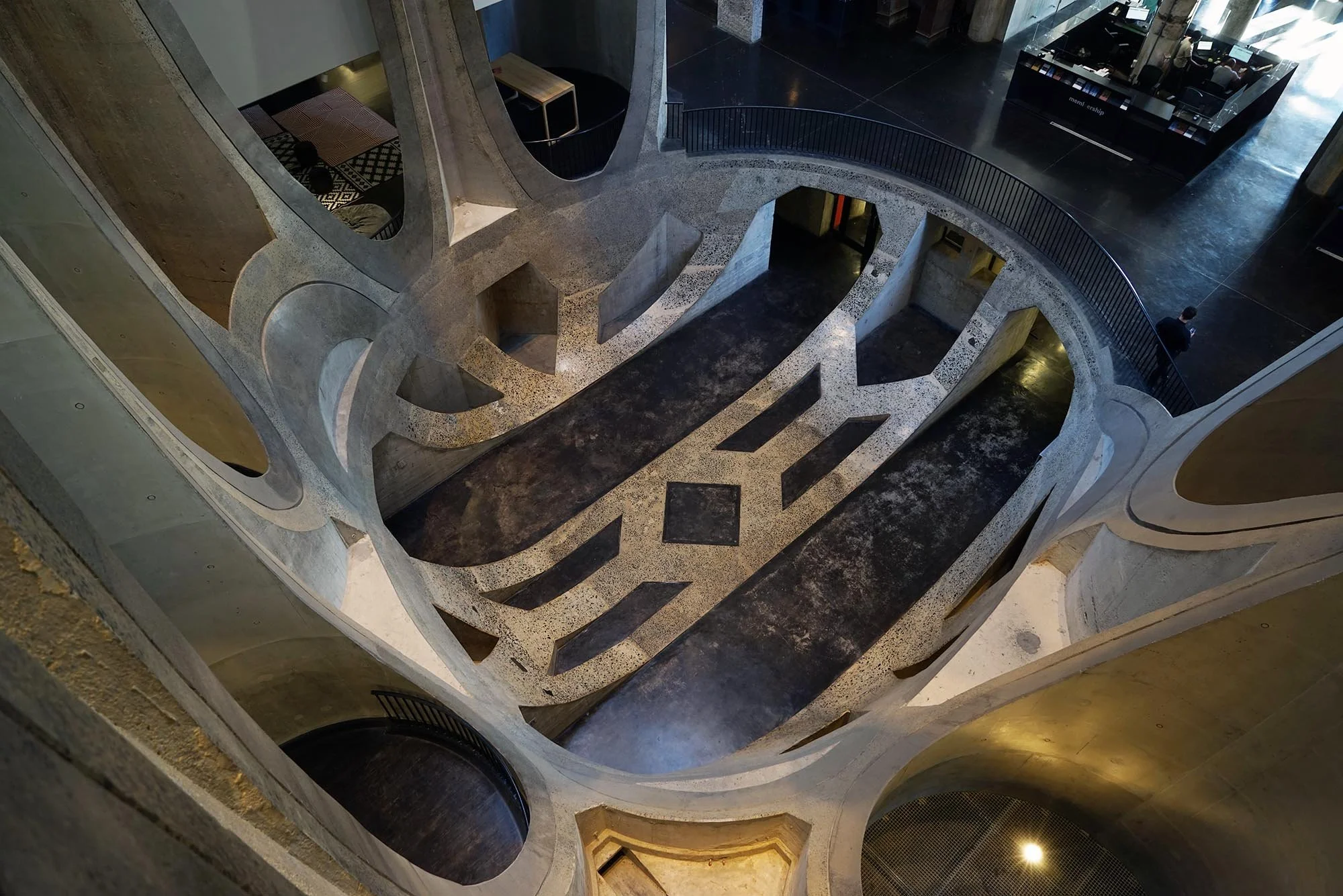 mocaa_03_2000.jpg