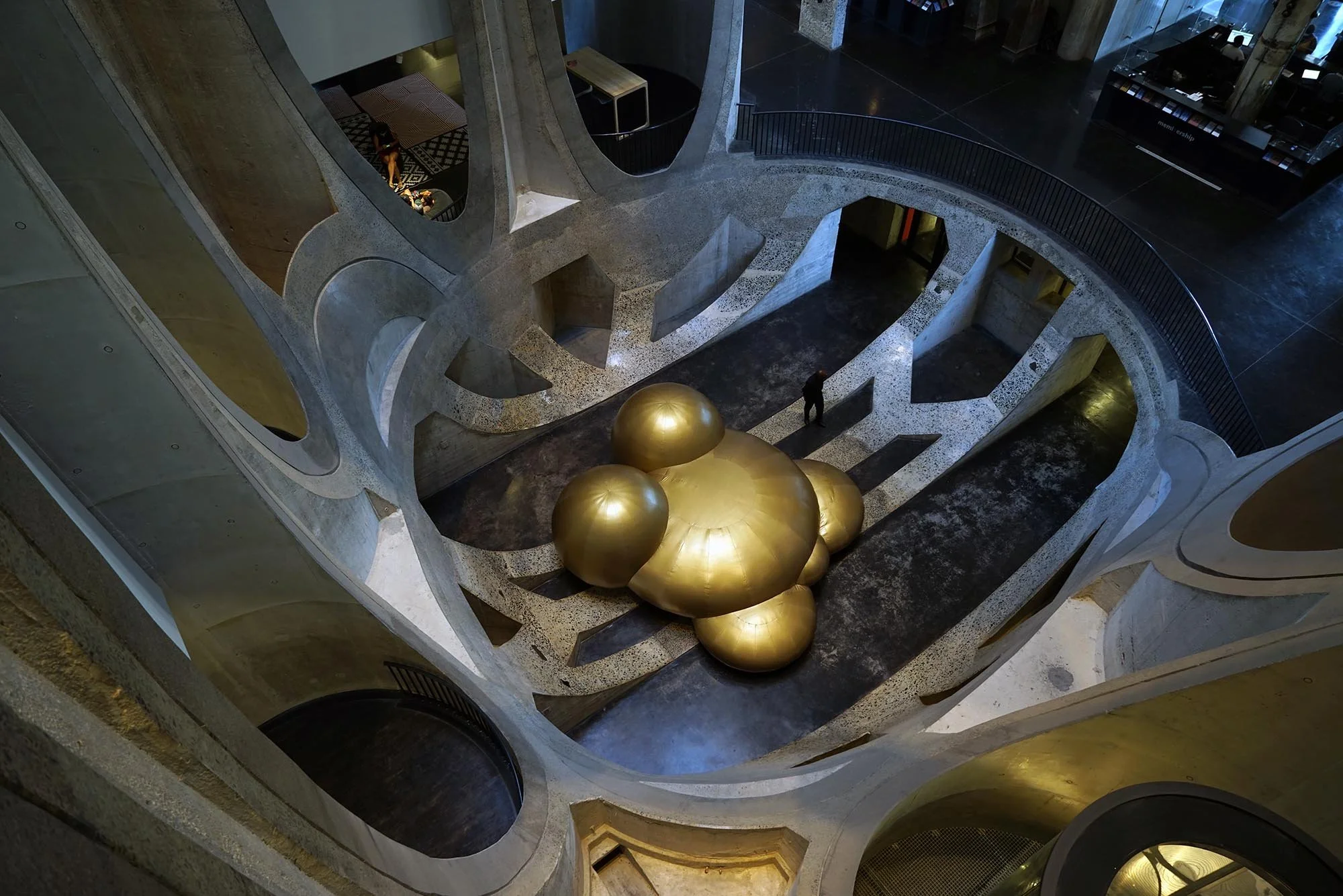 mocaa_09_2000.jpg