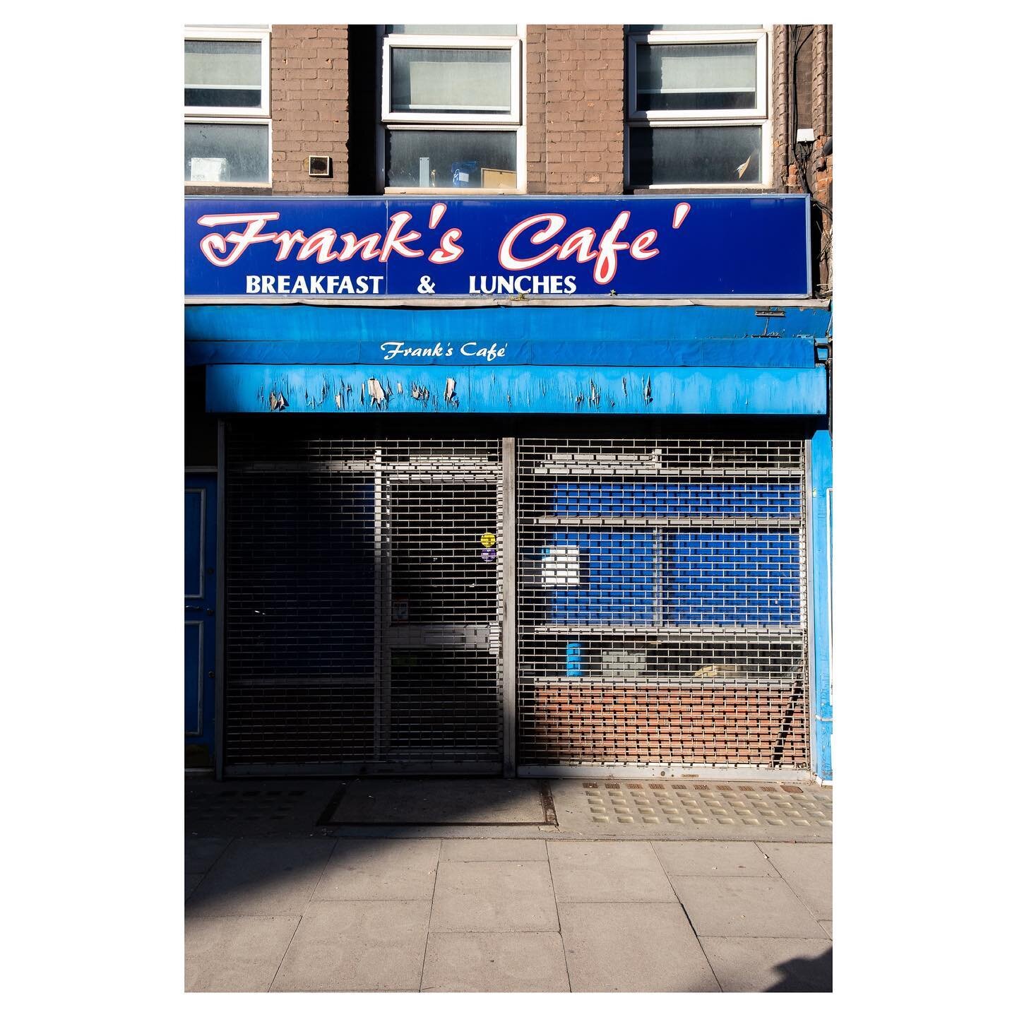 Frank's Cafe, London. April 2023
-
This is a shot from my new 'Fifteen Minute Series'. This is a project I'm working on with @banksidehotel and @degreeart. 
-
I have given myself exact boundaries for the area Bankside on the southside of the river Th