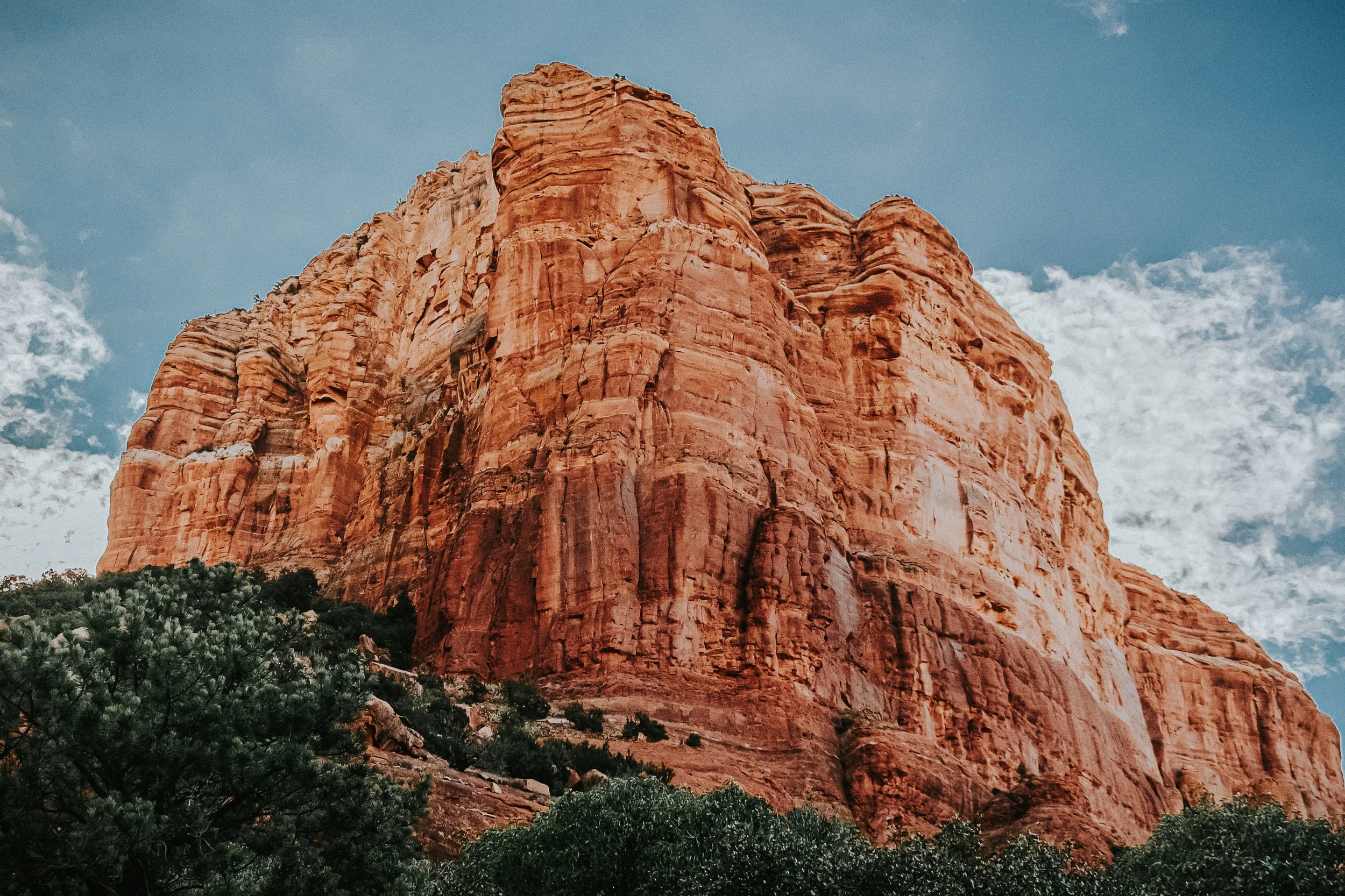 vecteezy_red-rocks-in-sedona-az_1862462.jpeg