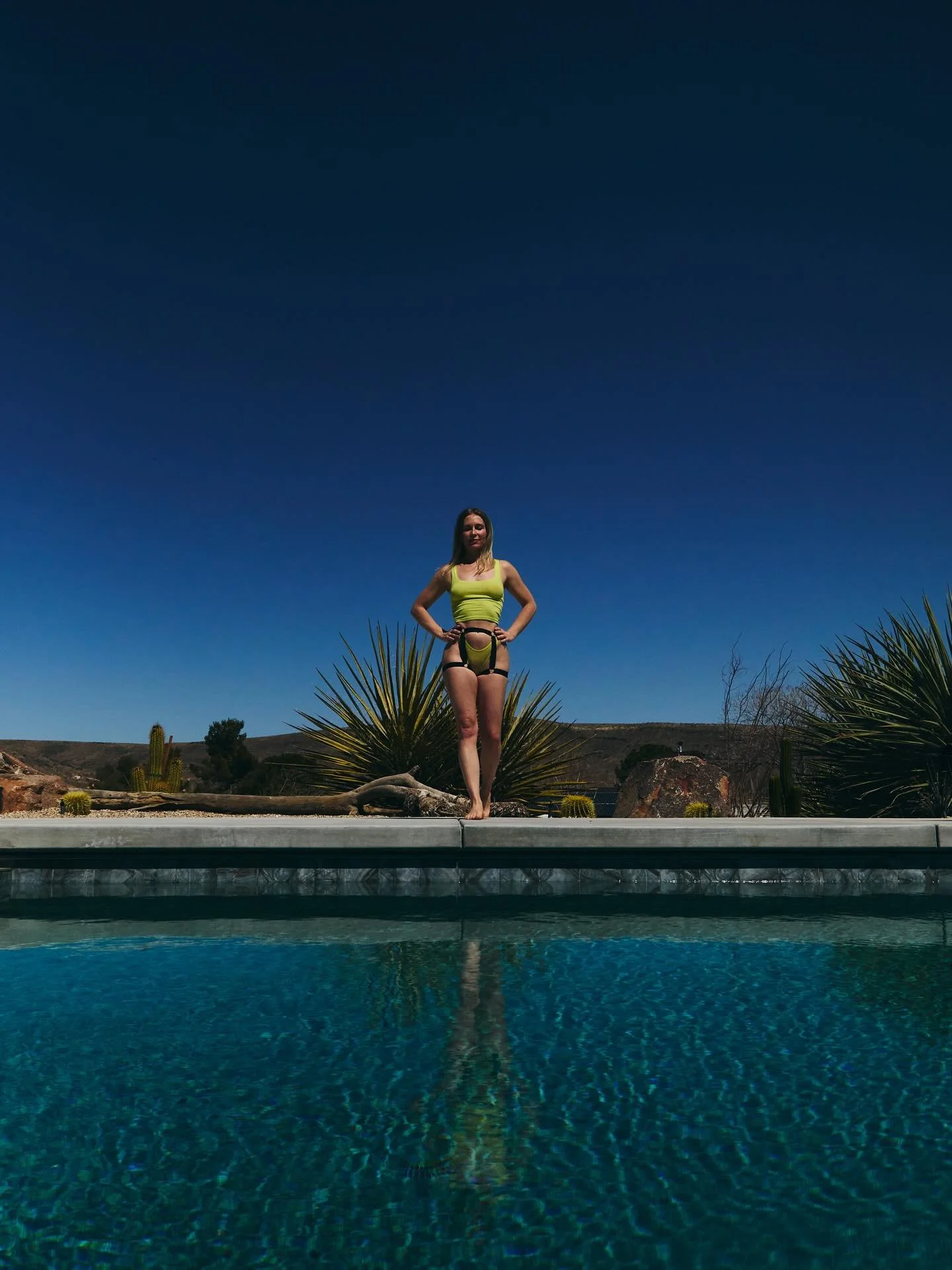 Most people think about s*x in the wrong way. They think about it as the act of s*x.&nbsp;

But what if we reframe s*x as small moments of er*tic connection? And include the things that you need to feel open to er*tic connection?

And what if working