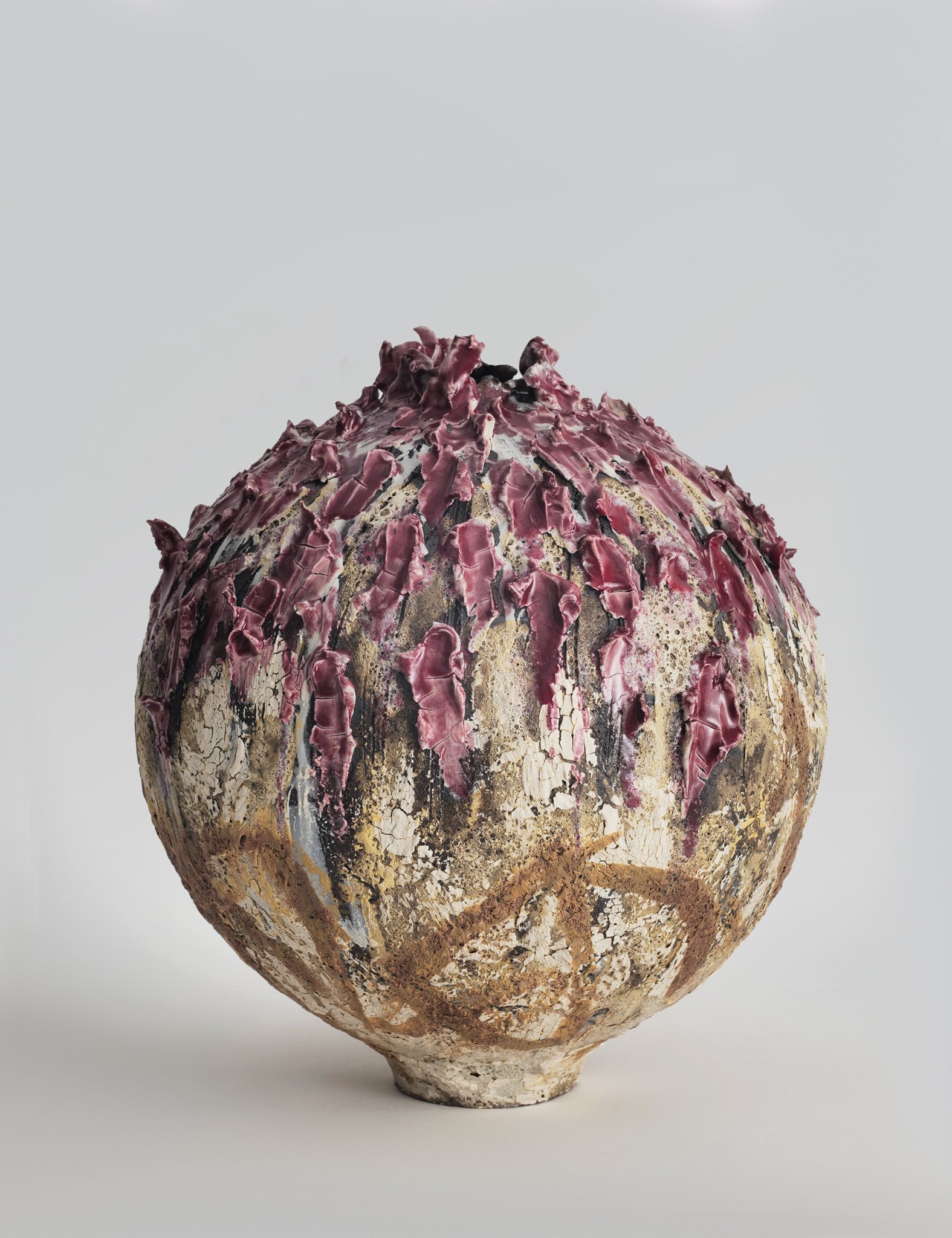 Untitled, 2023,
Stoneware, Porcelain, & Glaze
12" DIA x 14" H,
(JYD 326.23)