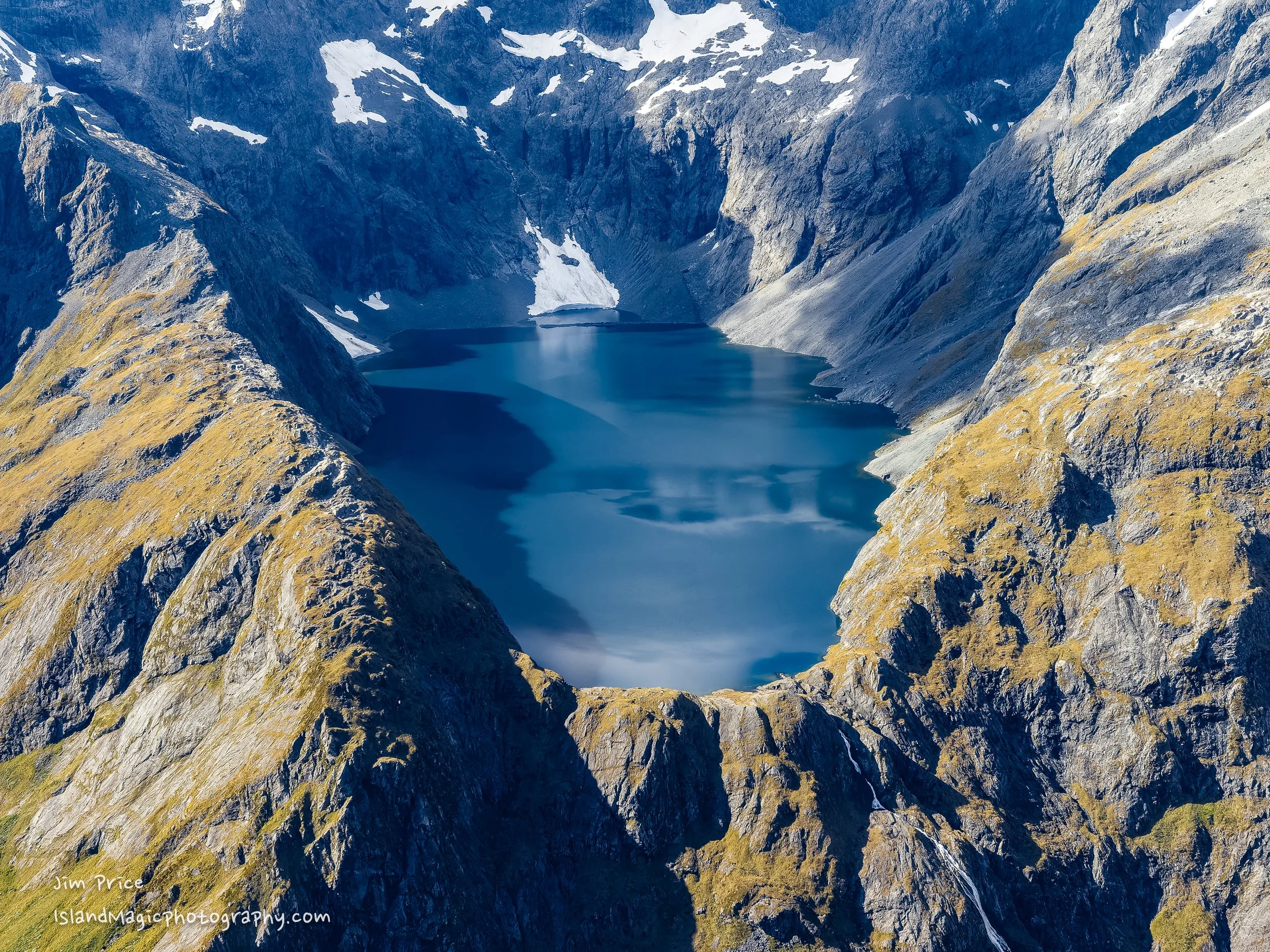Flying back to Queenstown 3220817-3220819.jpg