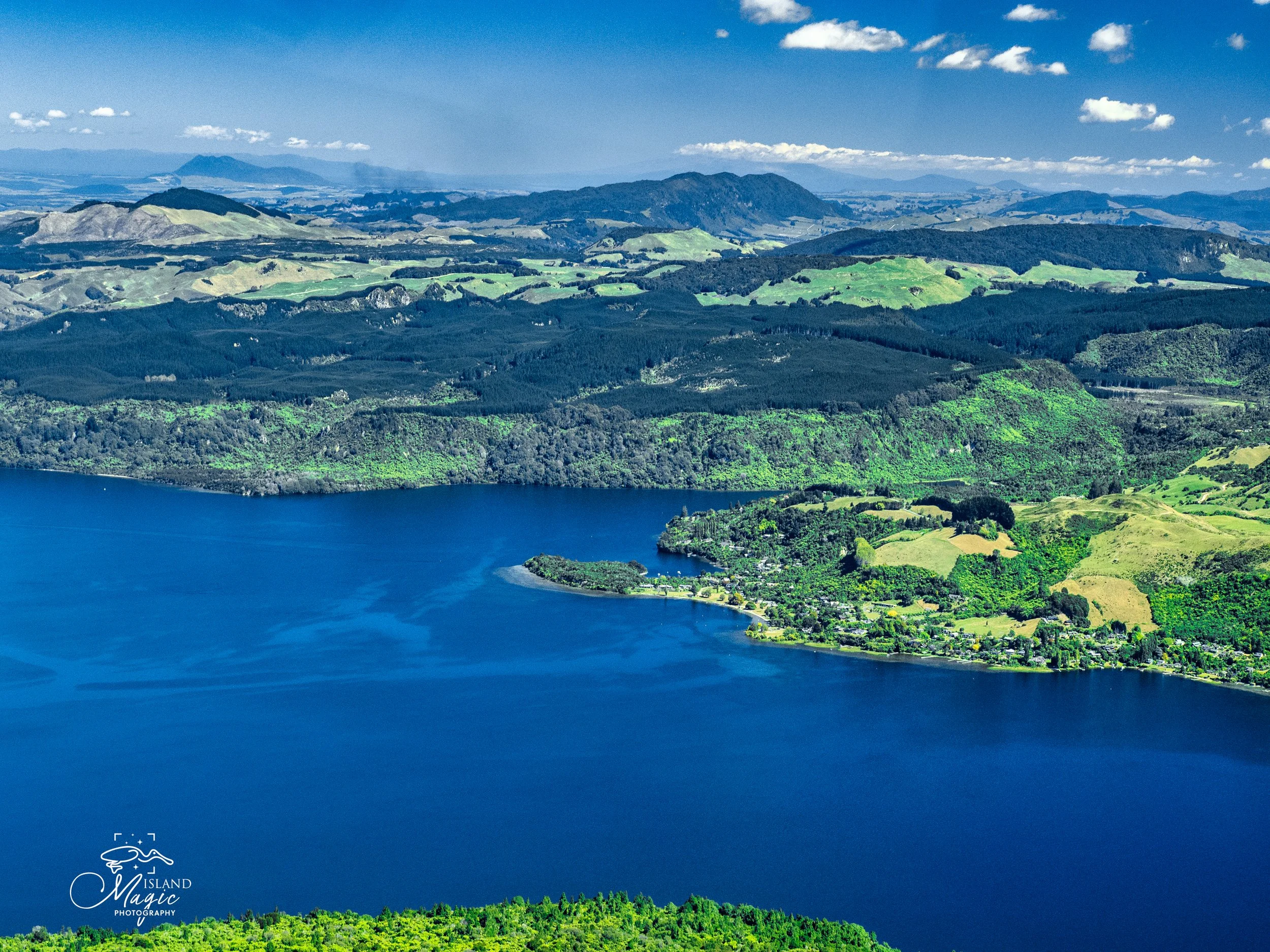 Flight with Volcanic Air 3159952 over Lake Rotorua area-.jpg