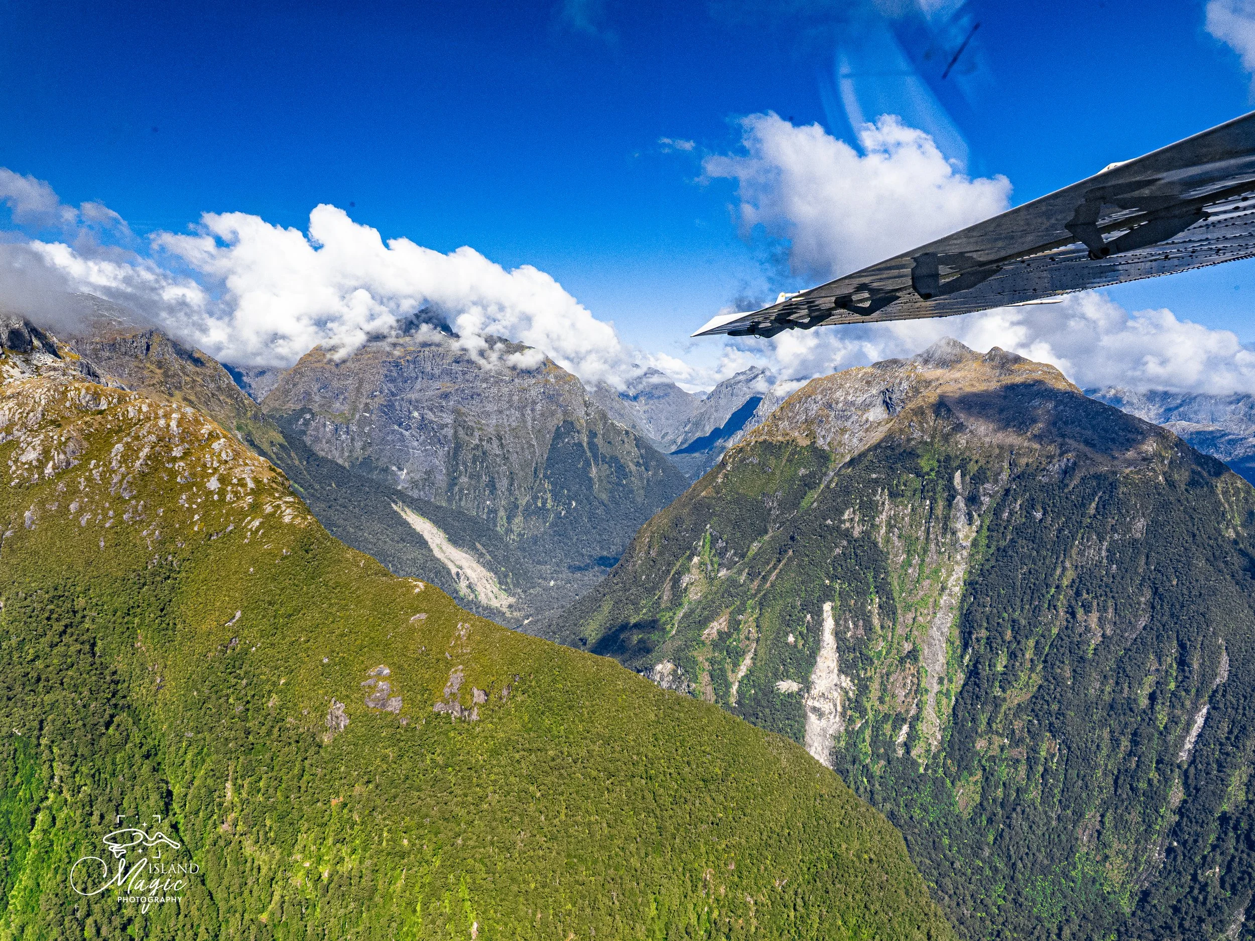 Flying over the Southern Alps 3220765-3220765-2.jpg