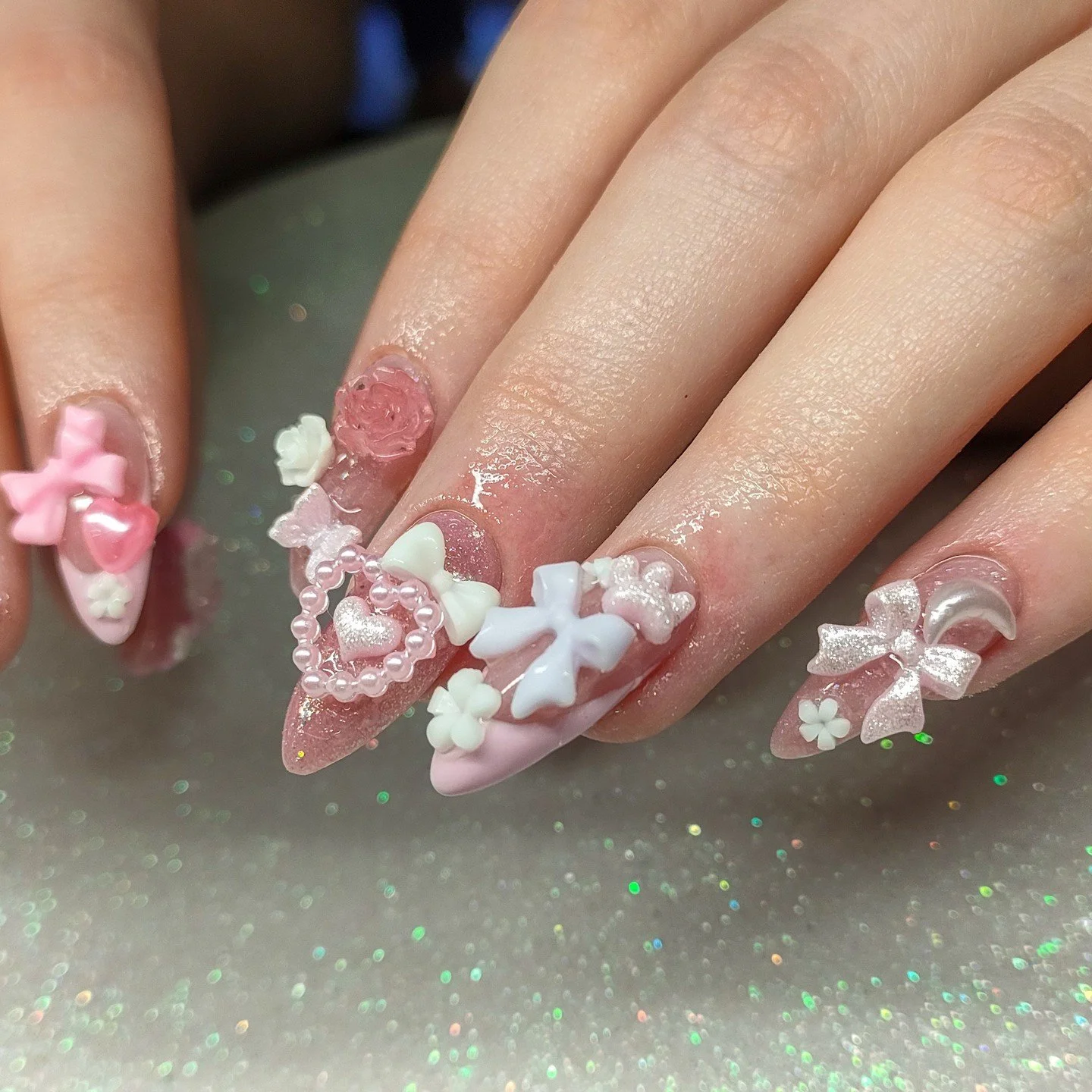 &amp; AGAAAAIINNNN 😍😍😍😍😍😍😍😍😍😍😍😍⁠
⁠
#chunkhold⁠
⁠
🎀⁠
.⁠
.⁠
.⁠
Using @designer_nails_distribution Acrylgel in Babe as the base 🔥⁠
If you want to give them a go for your clients, use SERENA5 at checkout for a discount x (professional only)