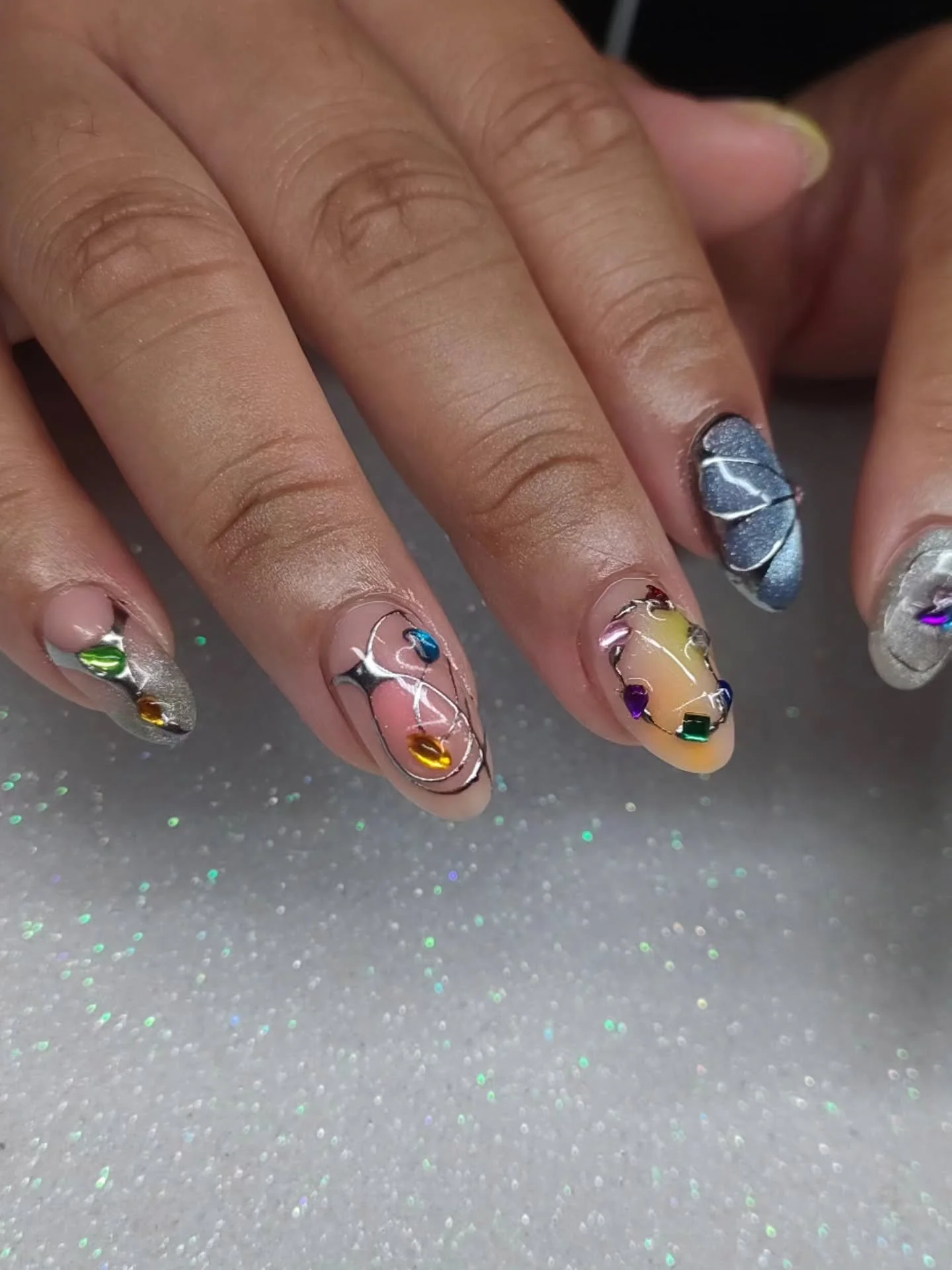 Isabelle comes to me with the BEST concepts 🥹 the more pigment/glitter/chrome/bling we can combine, the better 🤤

📍 West Auckland
💅🏼 Manis, pedis, extensions, nail art and training courses
🩷 9 years experience
✨ DM to book

#nails #nznails #auc