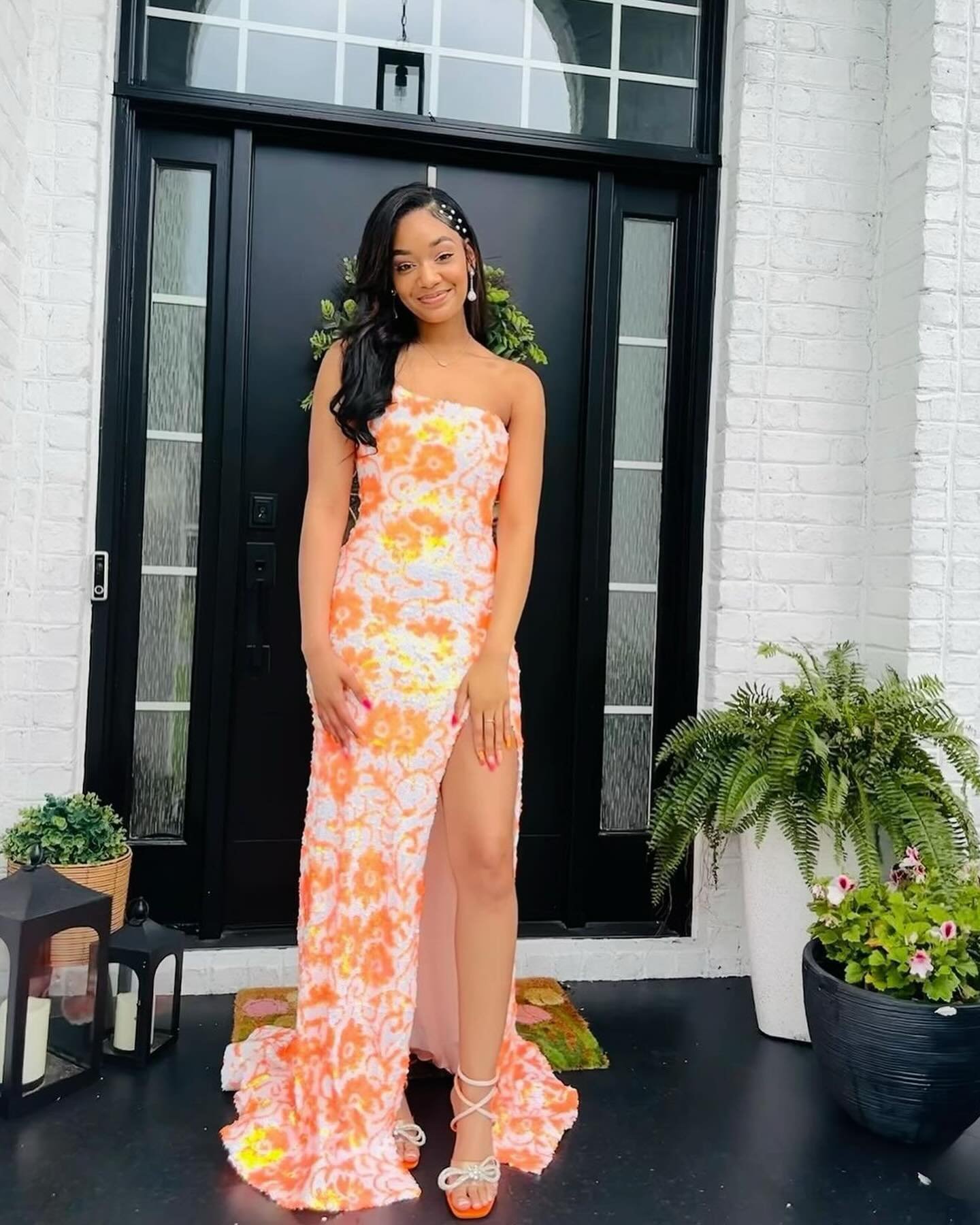 &ldquo;Life is a canvas; paint it with the colors of your passions and dreams.&rdquo; ✨ We love seeing our beautiful #agirltoremember beauties dressed up for prom, but we are even more excited to see how they change our world! 🩷
.
.
#aatrnc #agirlto
