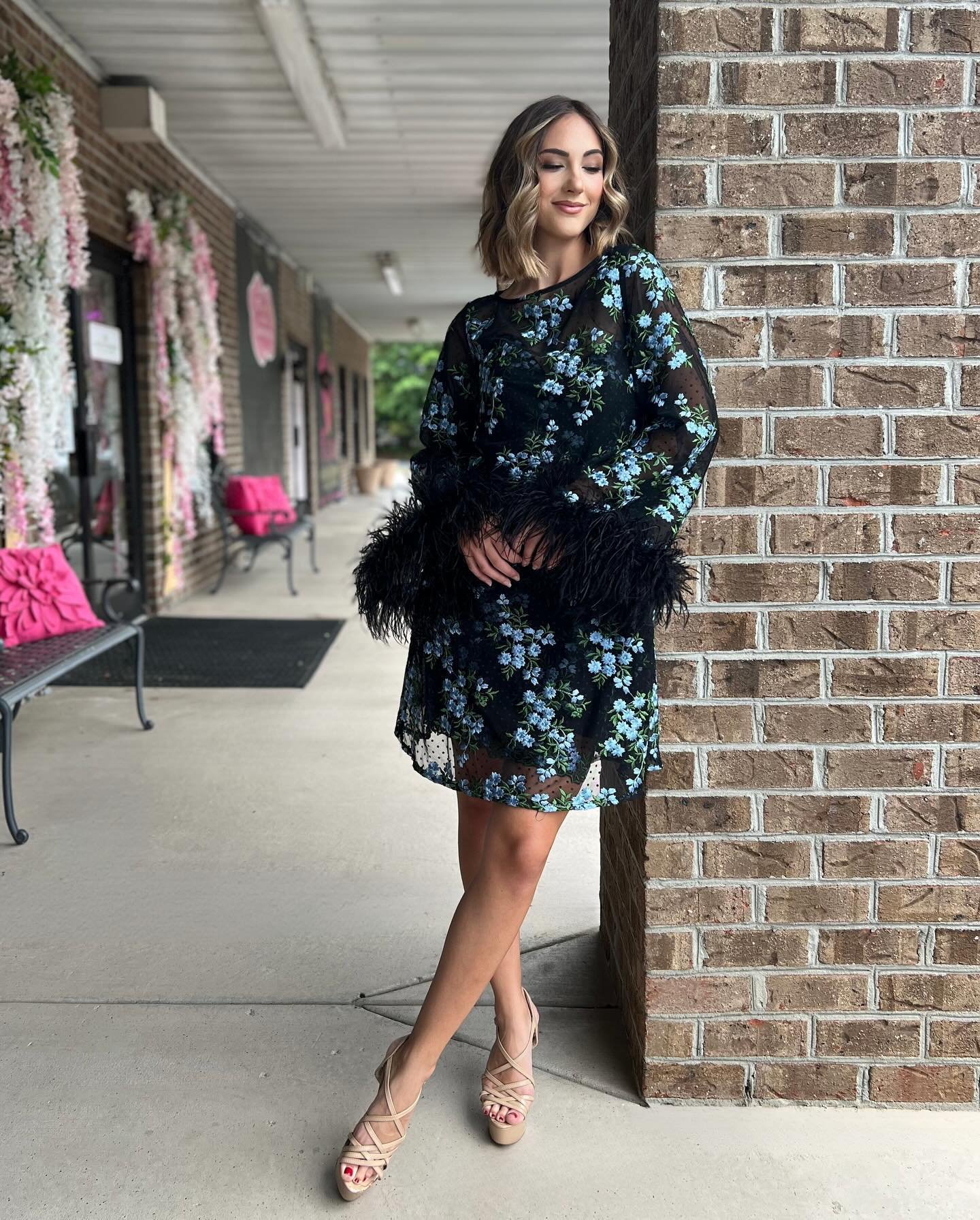 Looking for the perfect dress? Well you&rsquo;re in the right place!!! We are loving this size 2 @jovanifashions dress!!! Perfect for any social occasion!! 💙💚 Shop now!!! #AATRNC 

#aatrnc #aatr #dresses #dress #fayettevillenc #northcarolina #ralei