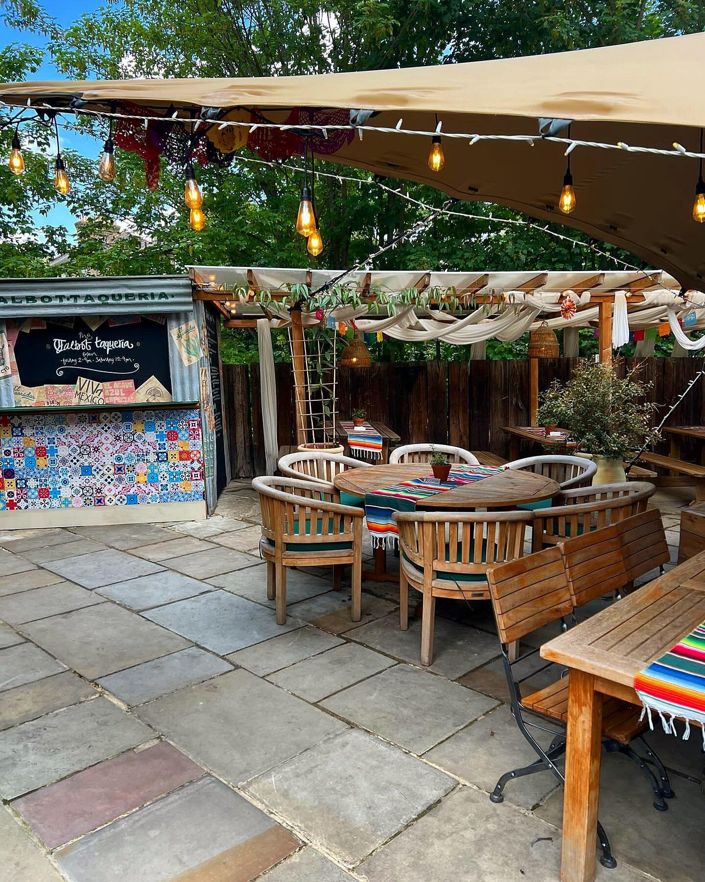 Taqueria open now&hellip;!

@thedrezone on the decks from 4pm. Come and join our first birthday party 🎉 

#summervibes #firstbirthday #thetalbottaqueria #tacoslover #alfrescodining #brockleylife