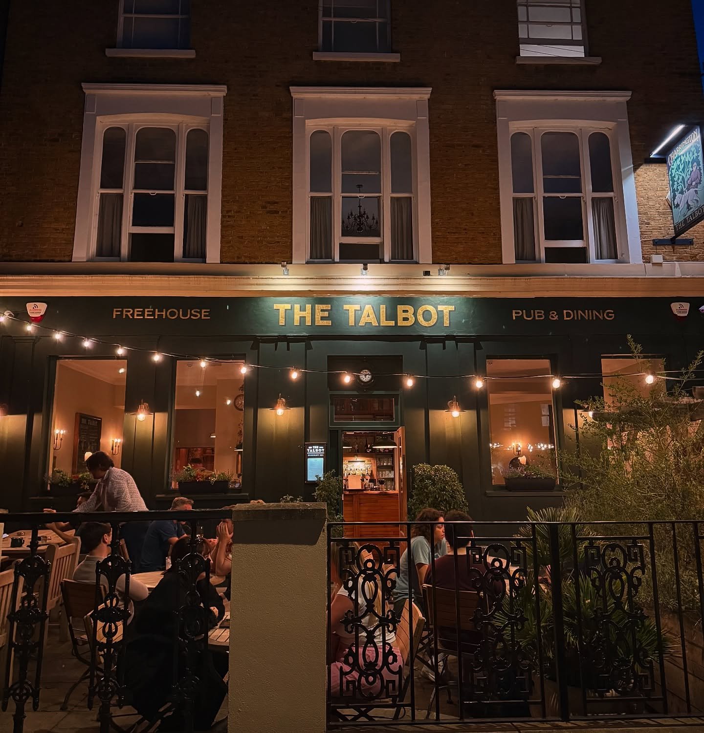 Tʜᴇ Tᴀʟʙᴏᴛ Bʀᴏᴄᴋʟᴇʏ 🍻

Proud to call this place your local! Good times just around the corner.