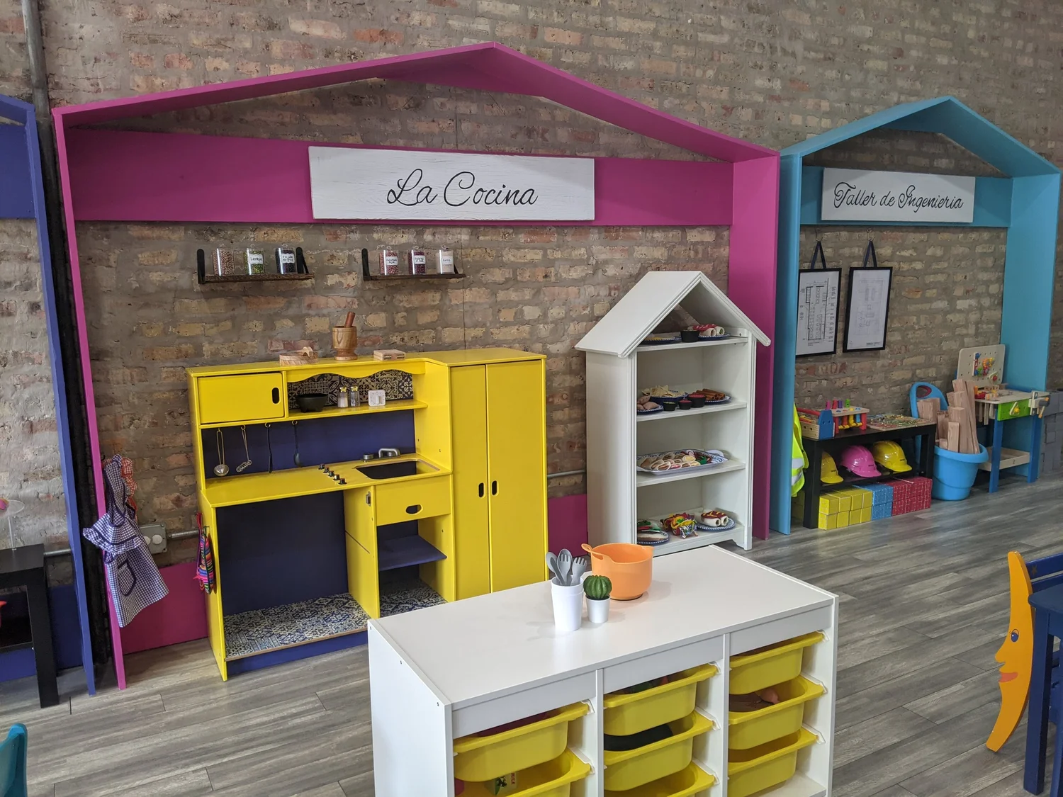 Luna y Cielo Playroom Cafe in Chicago