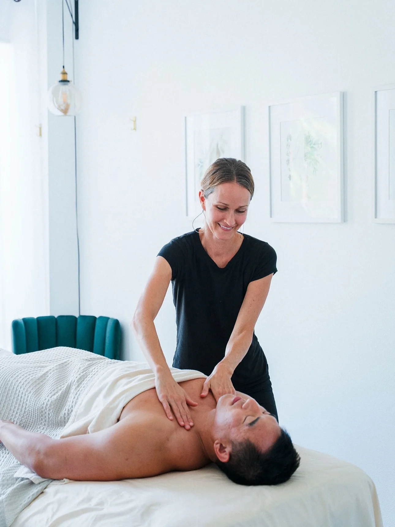 We&rsquo;re excited to introduce our new massage therapist, Hetta, now offering sessions at OC Well Studio 💆&zwj;♀️

Her specialties of lymphatic drainage, hot stone, and craniosacral therapy are all about helping your body unwind, restore, and reba
