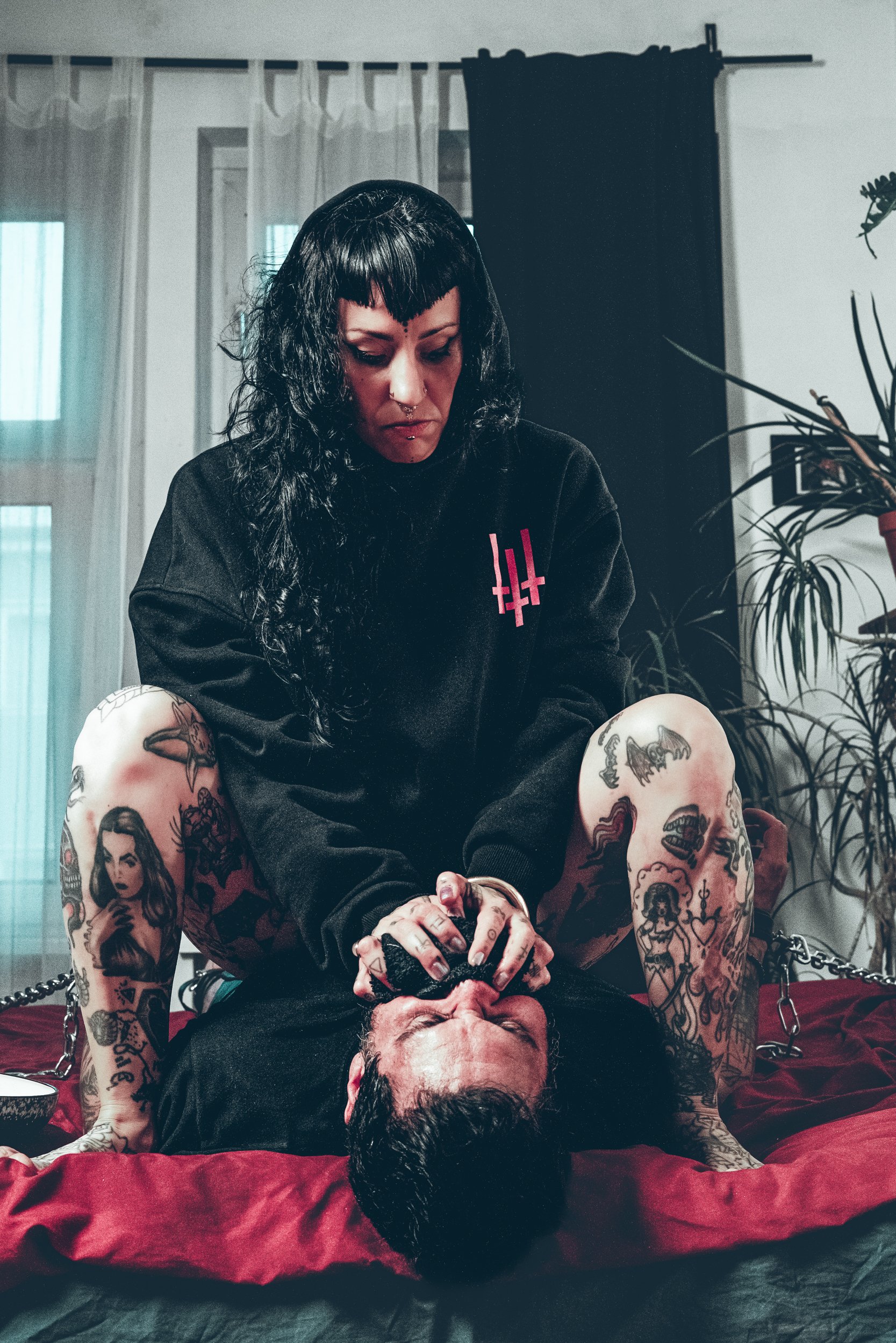 ResatansMerch-HoodiebyDiegoGómez-VelvetVisualBerlin-11.jpg