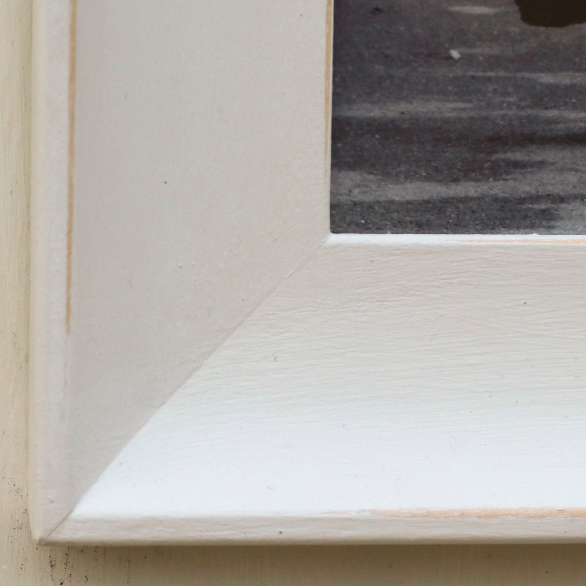 white photo frame - detail