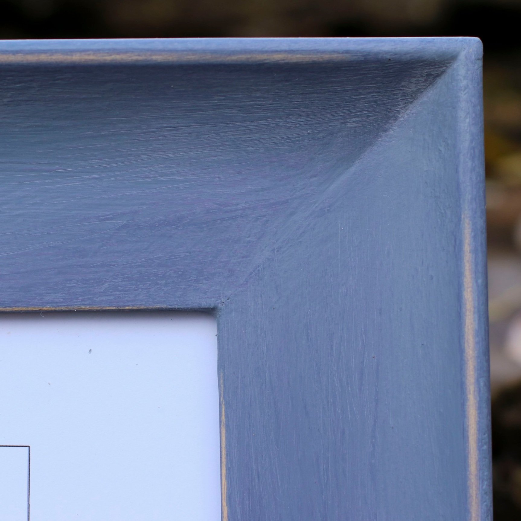 violet photo frame - detail