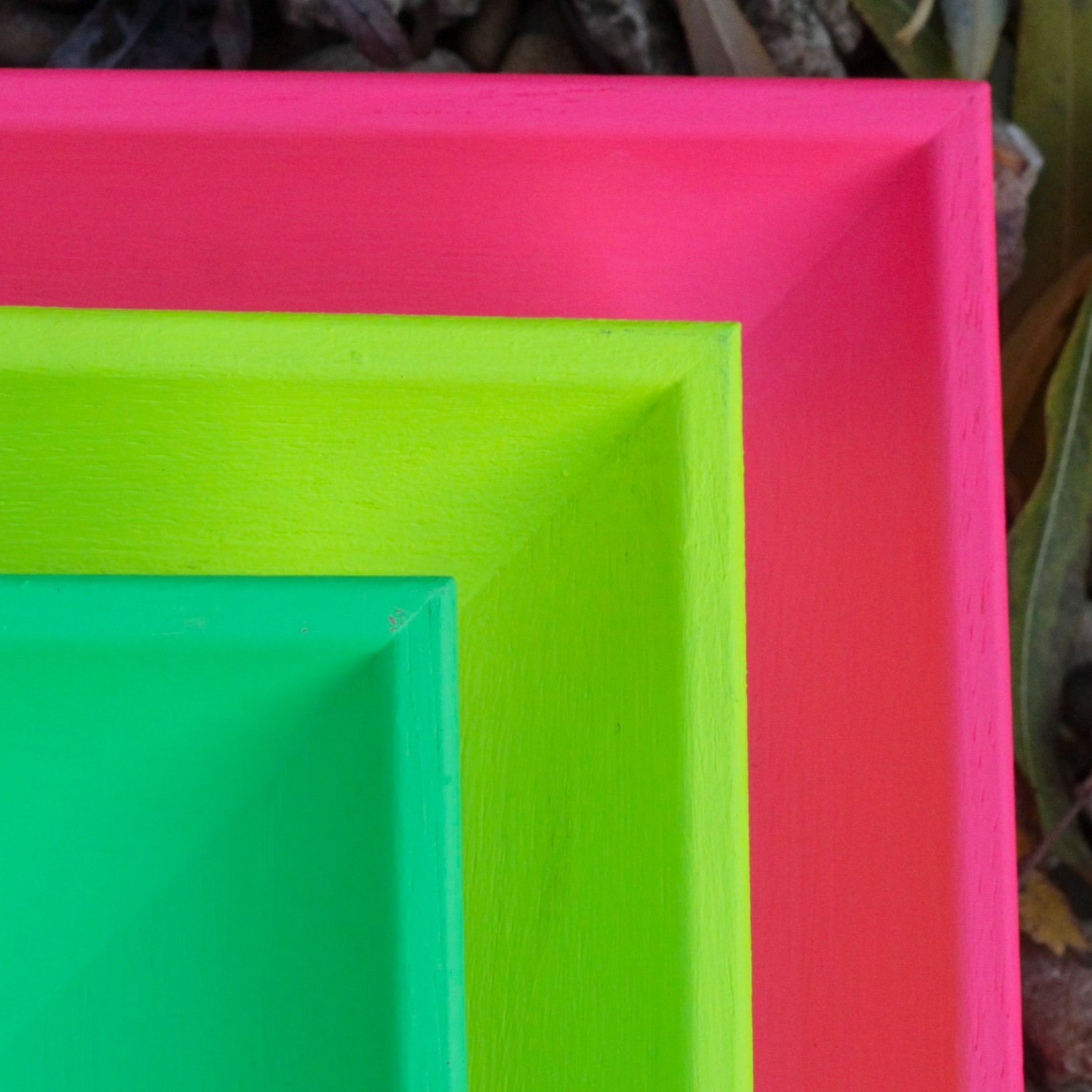 neon pink and neon green photo frame - detail