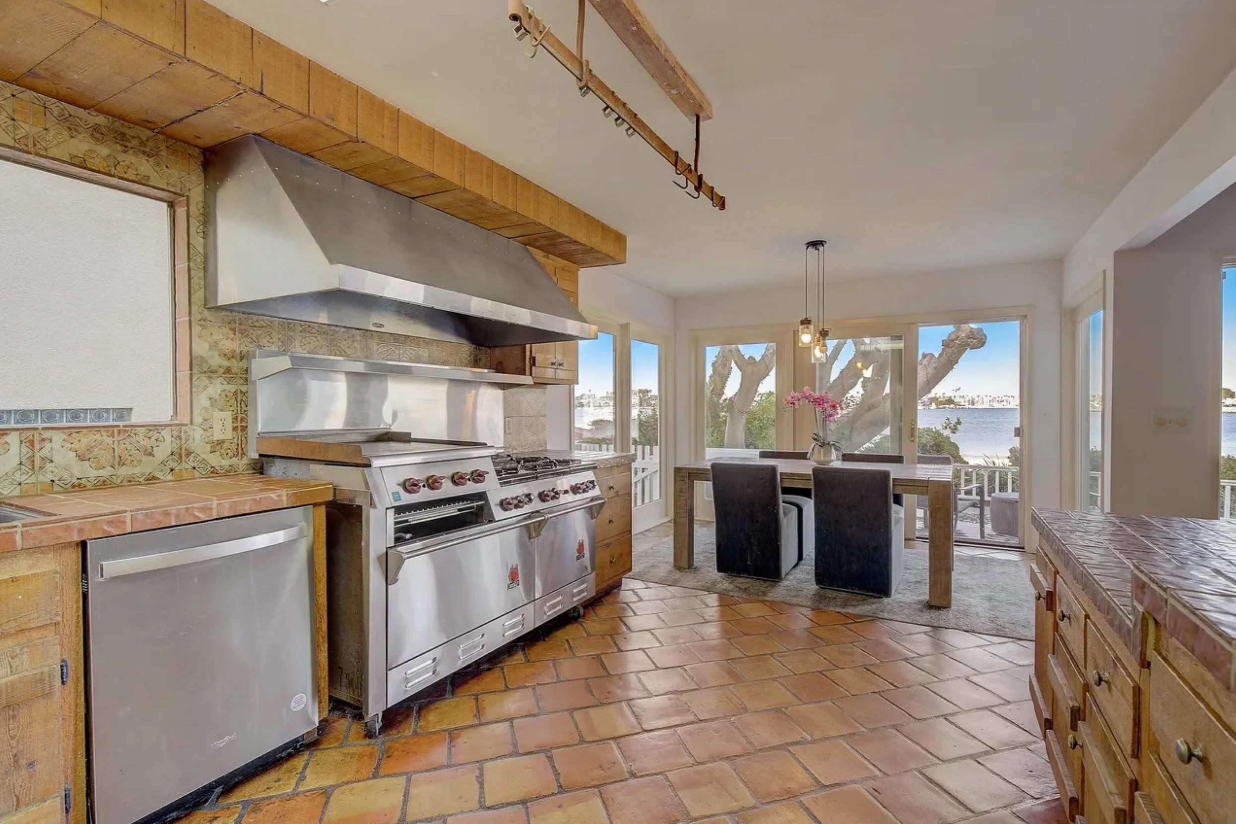 Ocean.Kitchen.Dining.jpg