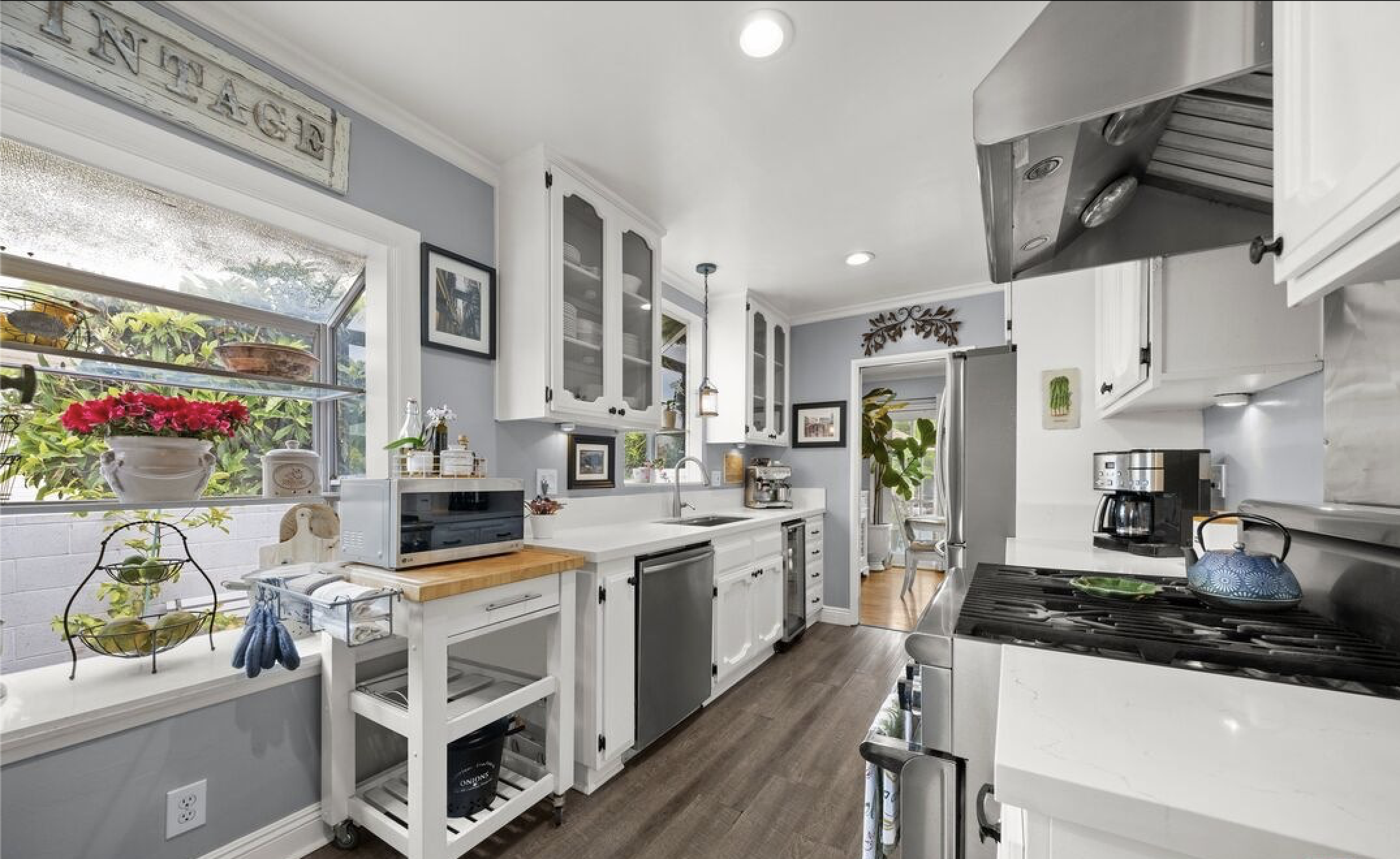 Petit.Kitchen.jpg