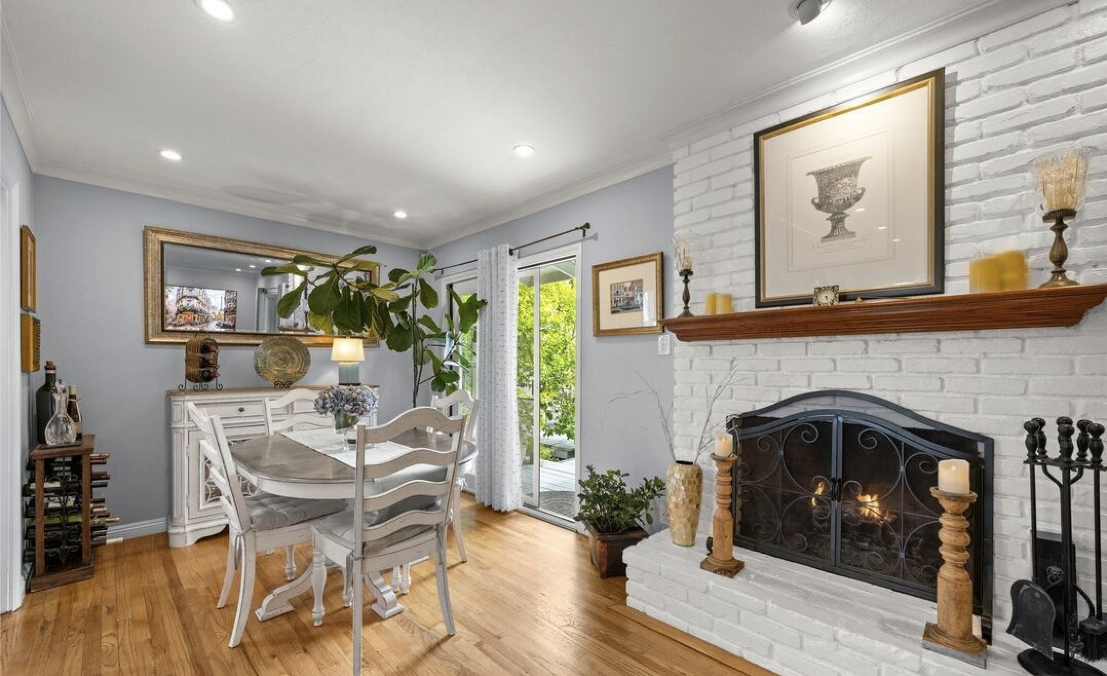 Petit.Dining.Fireplace.jpg