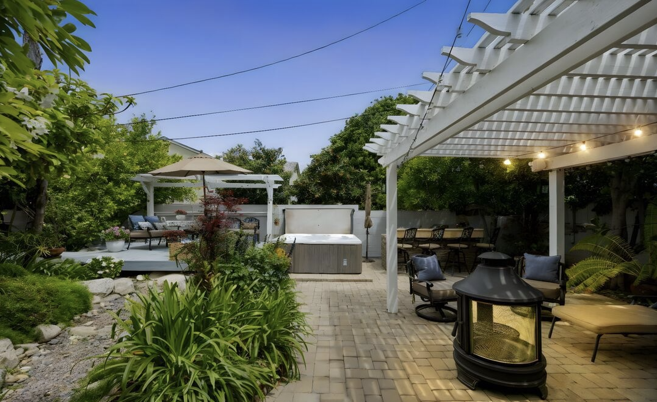 Petit.Patio.4.jpg