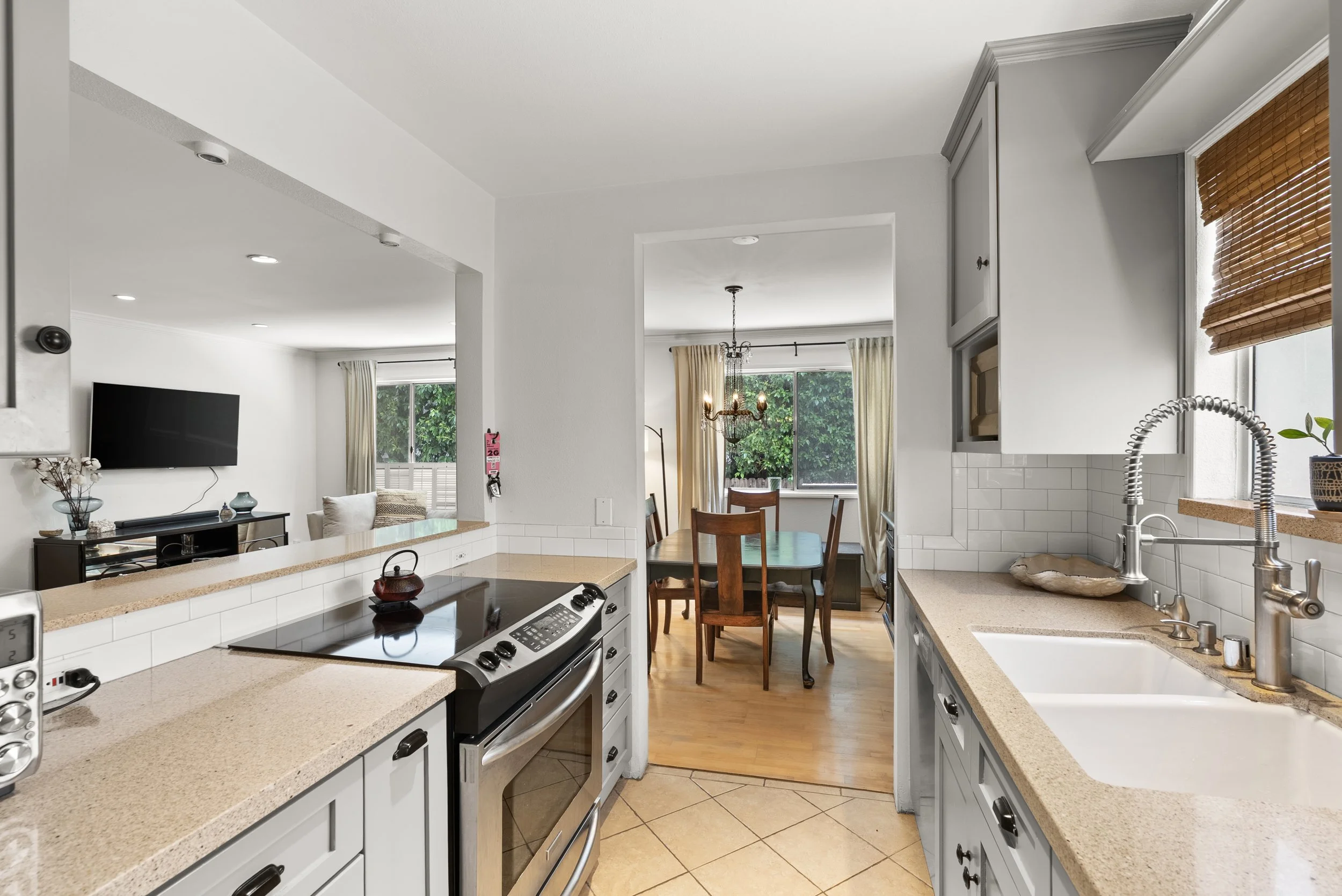 17-700_Westmount_#107_016.jpg