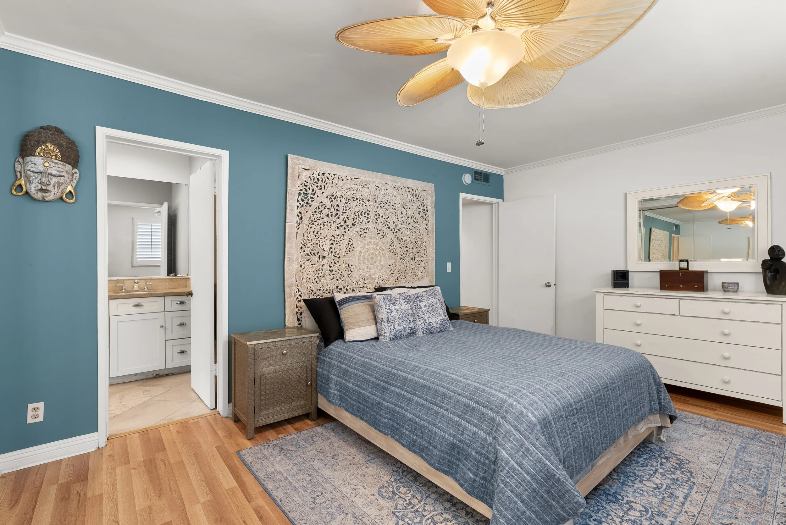 24-700_Westmount_#107_023.jpg