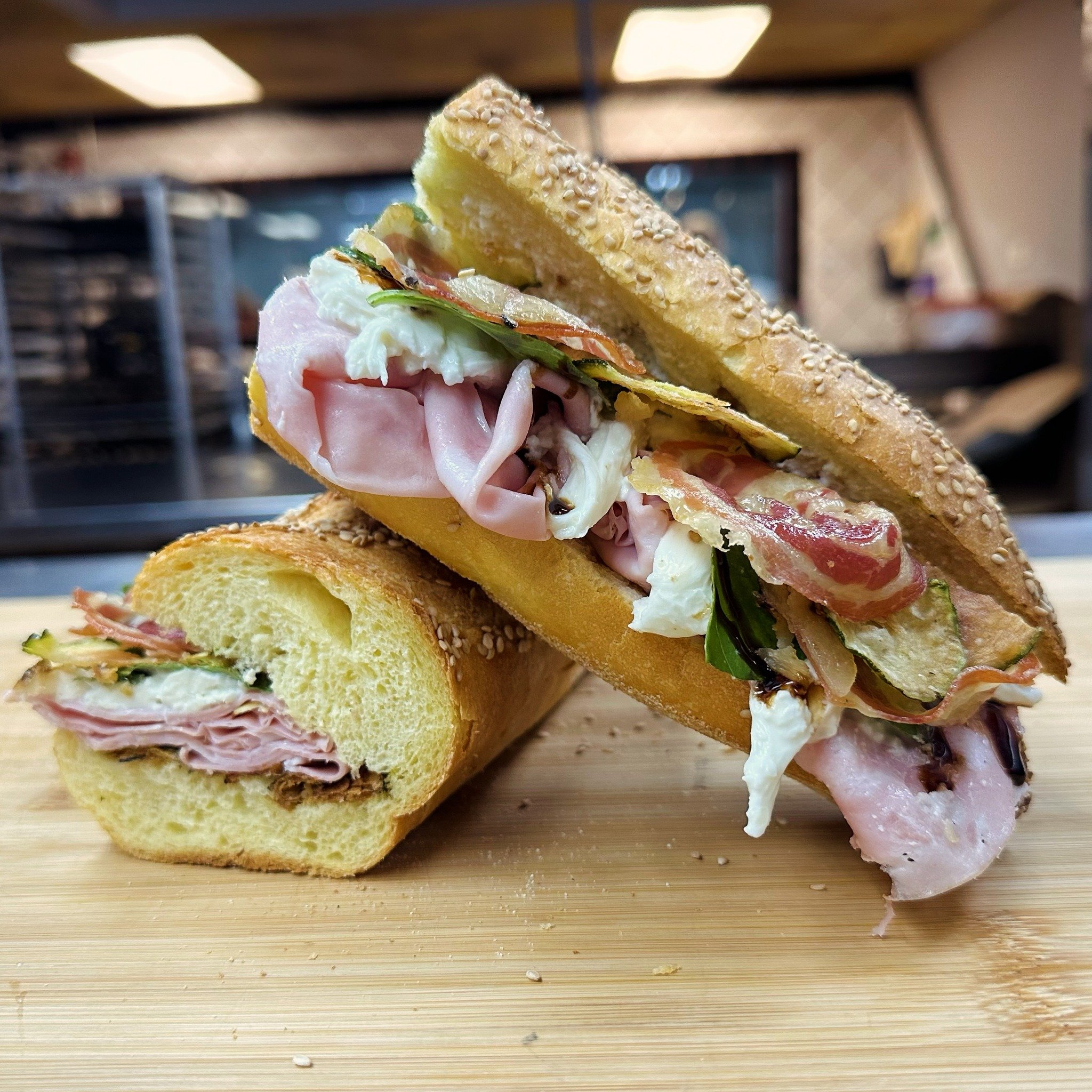 🚨SANDWICH SATURDAY🚨

Available Saturday, April 27th ONLY!
✨ Porcu Cucuzza Sandwich ✨

An artisanal semolina baguette with thinly sliced mortadella, baked pancetta, fried zucchini, burrata, basil and balsamic glaze! 

Half ($7.99) and Full ($14.00) 