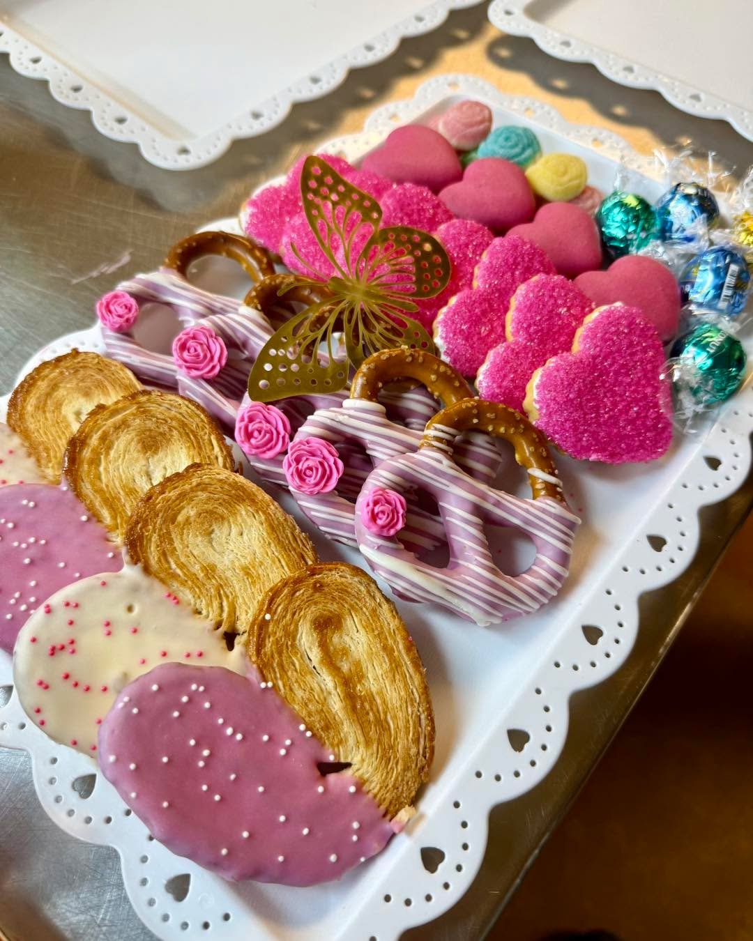Mom deserves the sweetest thank you — and we’ve got just the thing!
This Mother’s Day, spoil her with goodies from Palermo Bakery:
Sugar cookies, mini cheesecakes, cake pops, dessert trays, and more!
(Yes, more. Because Mom said so.