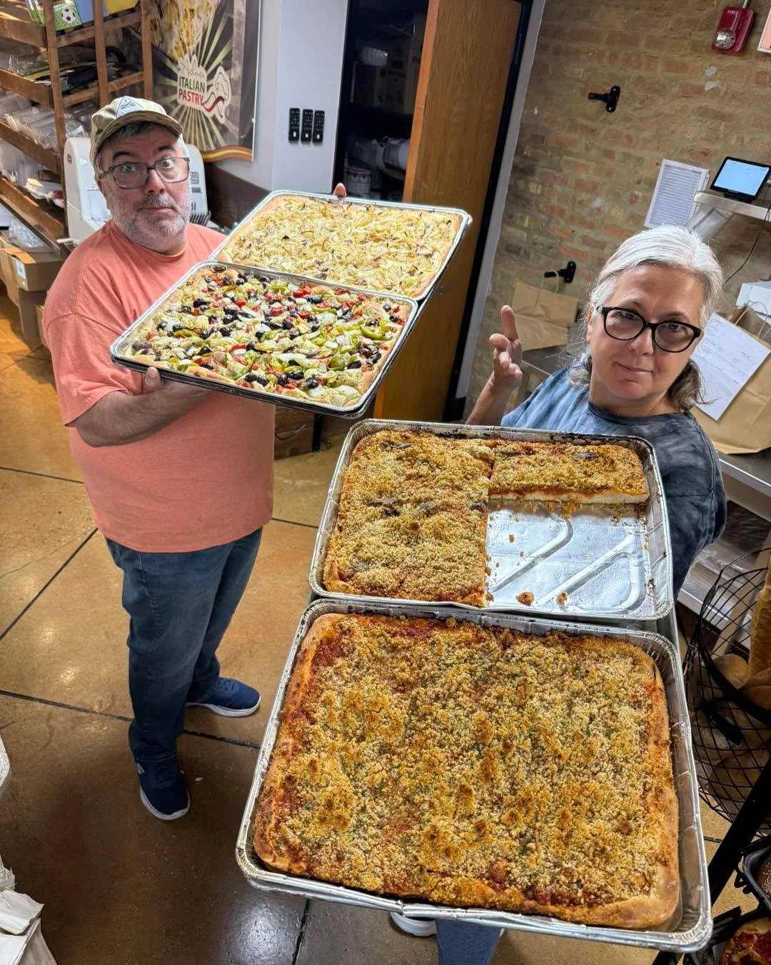 1. Sausage & Onion Pizza, Campagnola Pizza, Sfincione! 🇮🇹
2. Conchas ❤️
3. Prosciutto Pinwheels, Meat Lovers & Eggplant Pizza 🍆
4. Semolina and White Breads 🍞 🥖
5. Zucchini, Mushroom/Olive/Artichoke, Spinach/Ricotta/Cherry Tomato, &