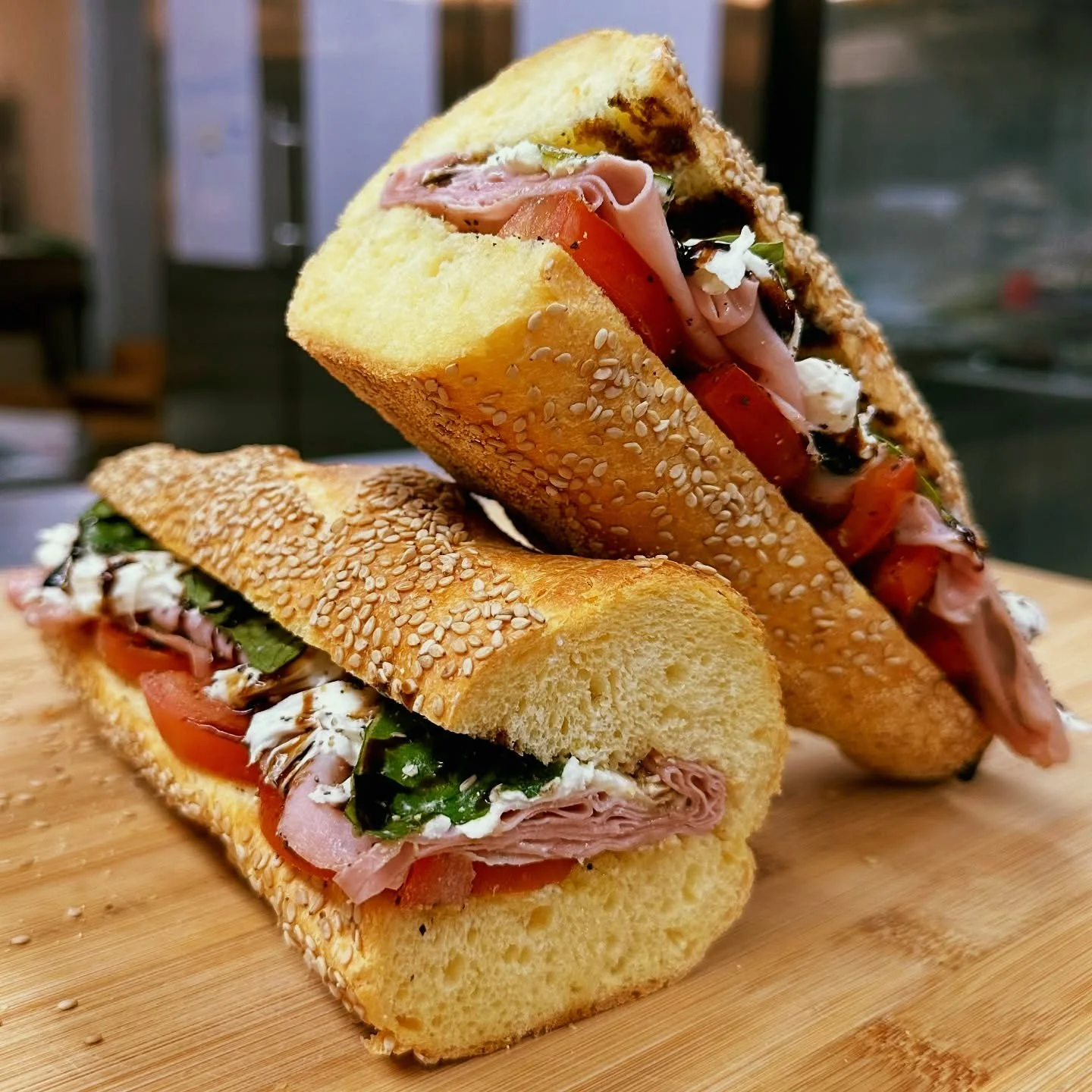 Available - Saturday, 9/27 - ONLY!
✨The Mama Mortadella Sandwich✨
An artisanal semolina baguette with thinly sliced mortadella, fresh sliced tomato, fresh mozzarella, fresh basil, olive oil, salt, pepper & balsamic glaze!
Half ($7.99) and Full