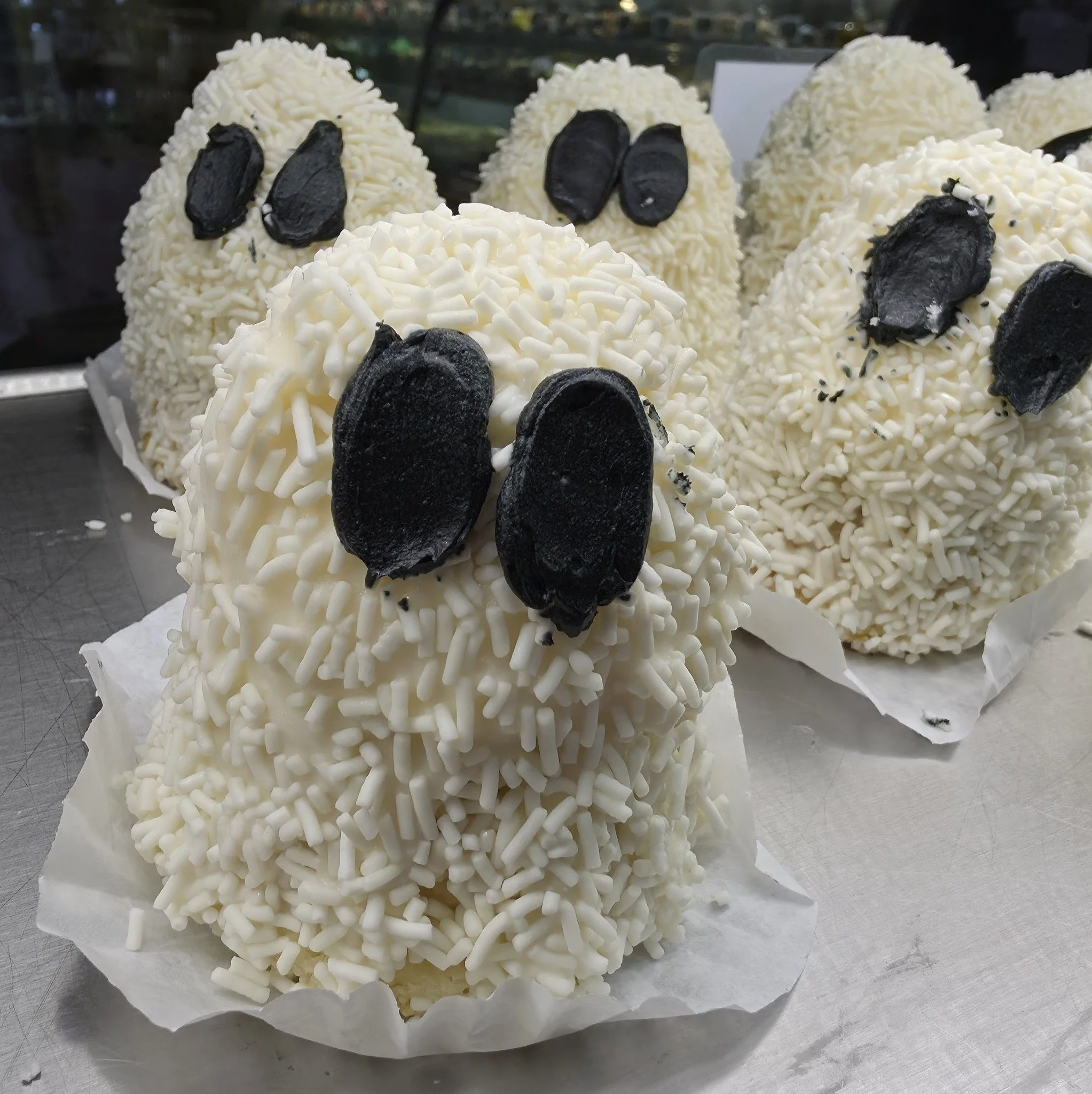 Spooky never tasted so sweet! 👻🎃🧁

Our Halloween-themed cakes, cupcakes, and pastries are dressed up and ready for your celebrations! 

Pick up treats for your party, bring something sweet to share, or keep a little Halloween magic all to yourself