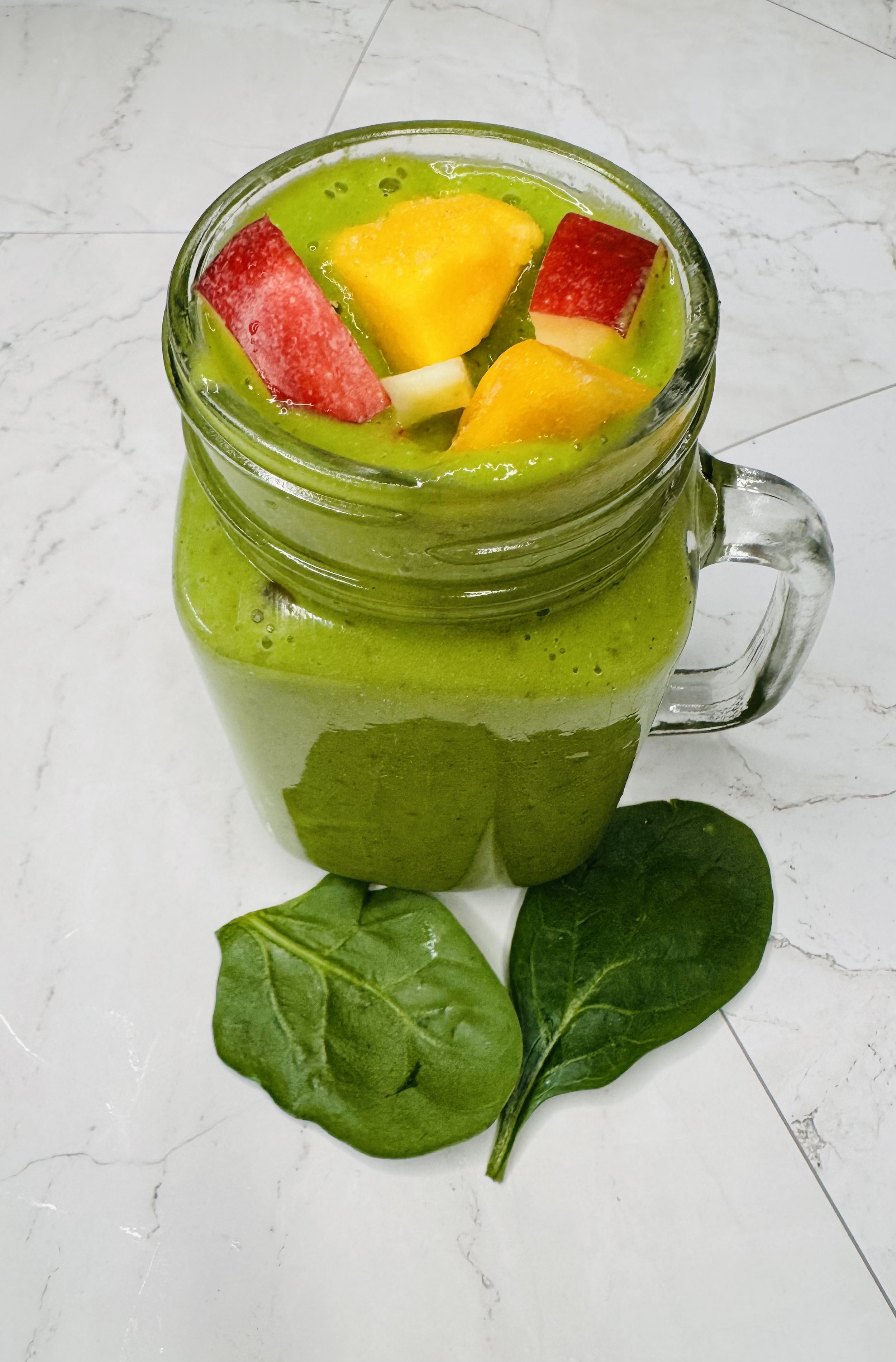 Apple Mango Smoothie: Quick, Healthy and Delicious