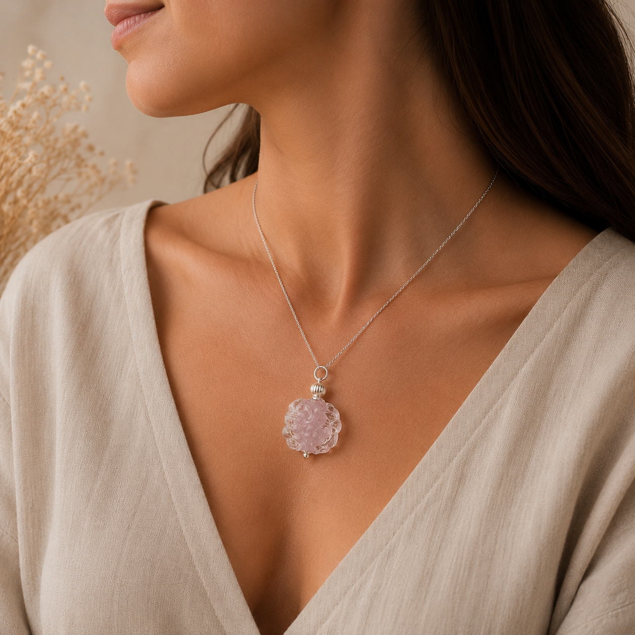 colgante artesanal hecho a mano vidrio de color rosa y plata
