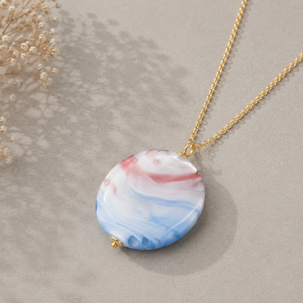 colgante artesanal hecho a mano vidrio de color azul rosa blanco y plata de ley