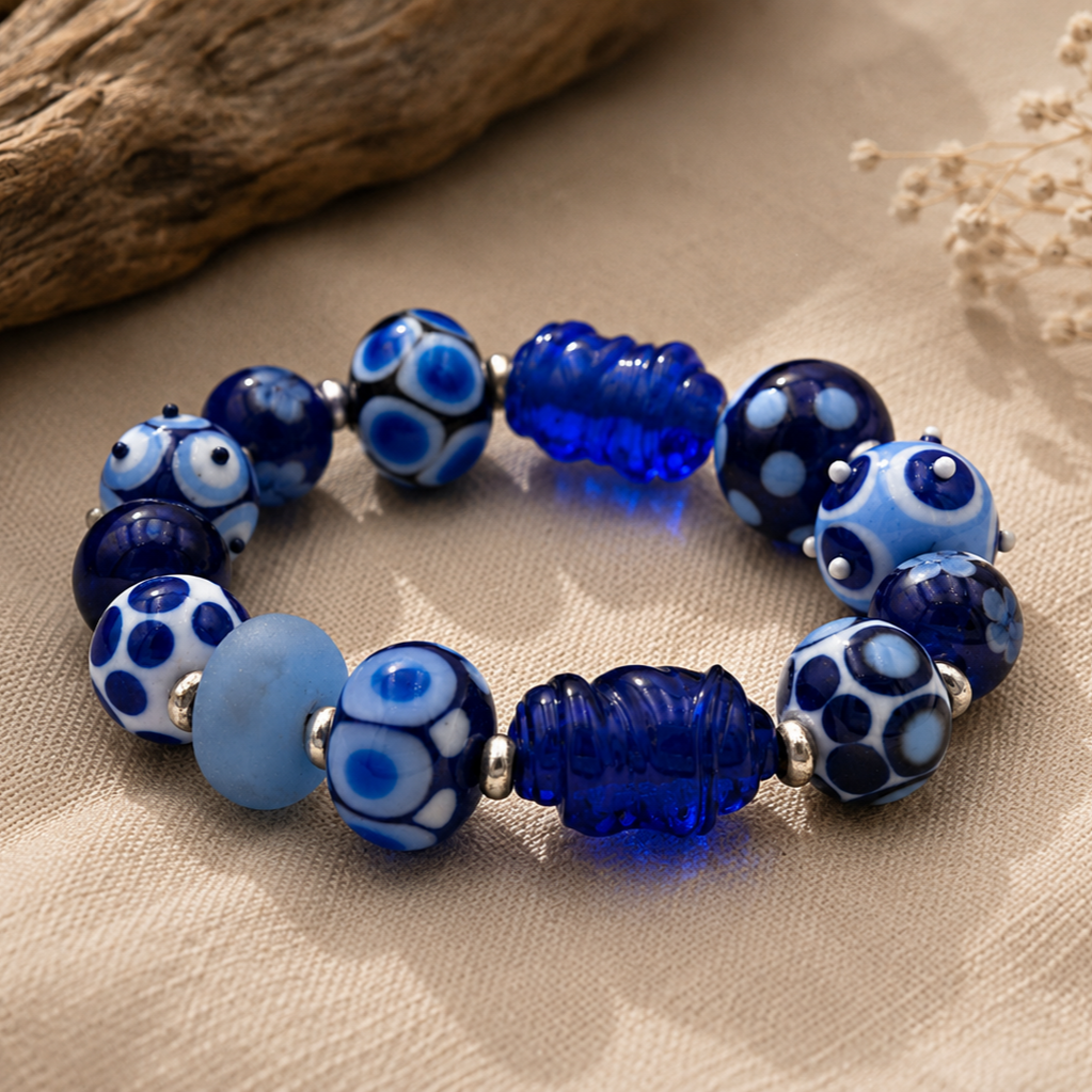 Pulsera Cobalto de vidrio de Murano artesanal y plata de ley en intenso azul cobalto con gran profundidad y brillo.