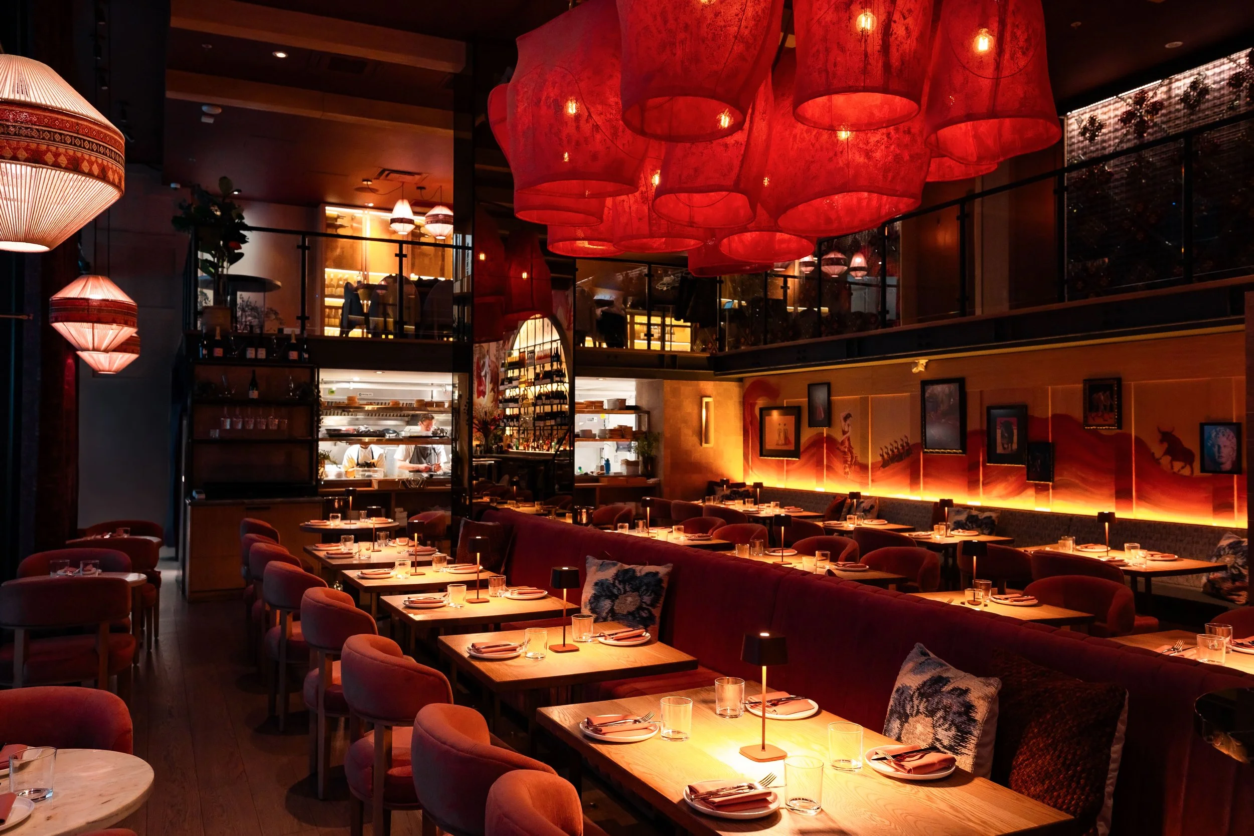 Beso_MainDiningRoom_1.jpg