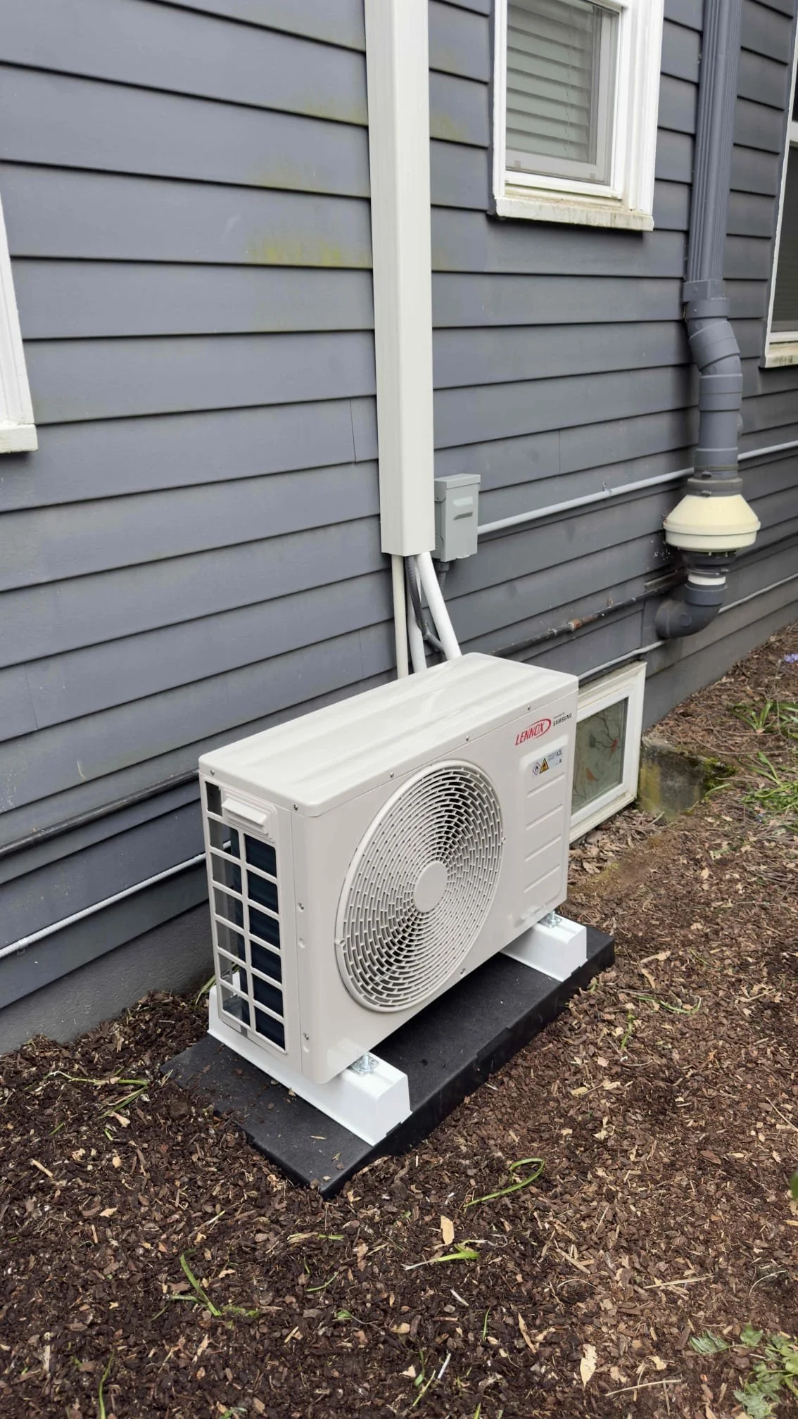Lennox 12K Single Zone Ductless Heat Pump Install in Portland, OR 97211 [2]