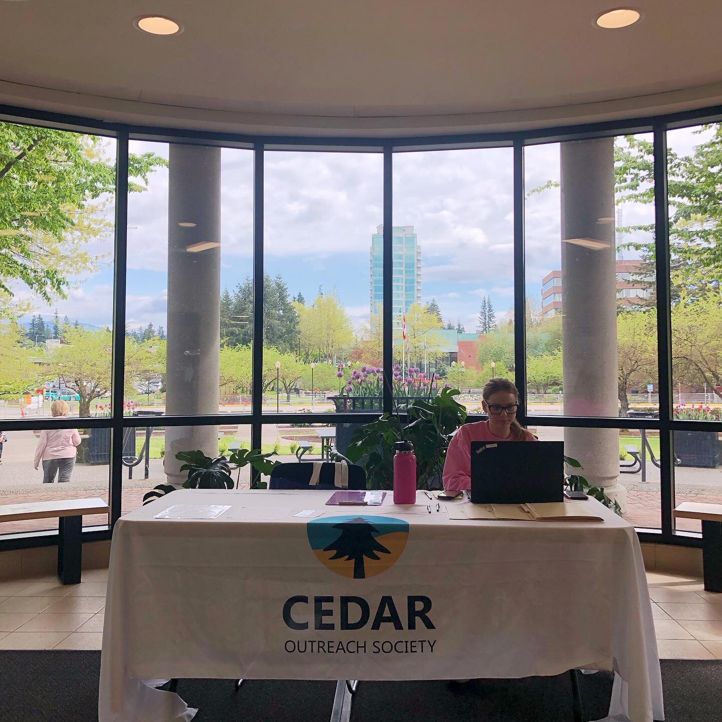 CEDAR Outreach at Clearbrook Library yesterday! According to the librarians here, approximately 20 unsheltered individuals regularly access this library. Libraries are one of the only places left where people can just exist without being expected to 