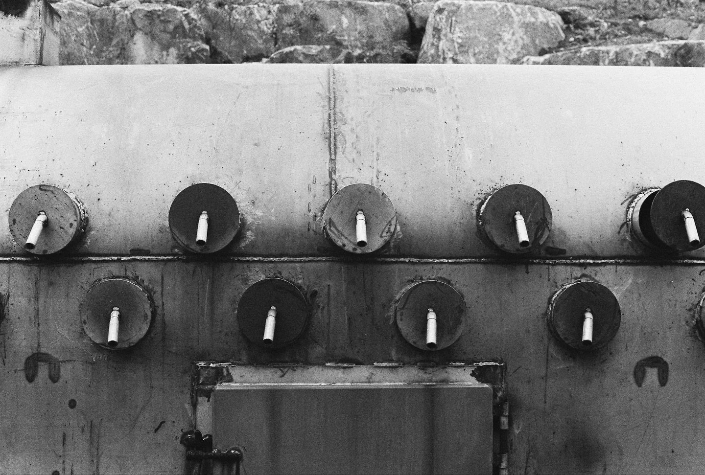 HALF OPEN
NIKON FM2 KODAK BW TX 35MM