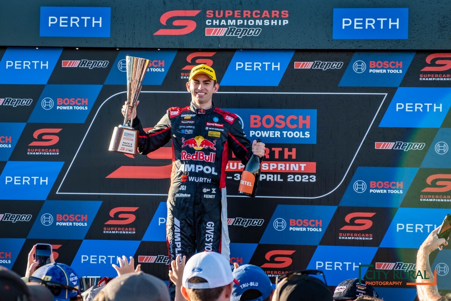 @brocfeeney93 on track for the Bosch Powertools Perth SuperSprint.
@redbullampolracing 
@redbullphotography 
@redbullampolracingfans 
#motorsport 
#motorsportphotography