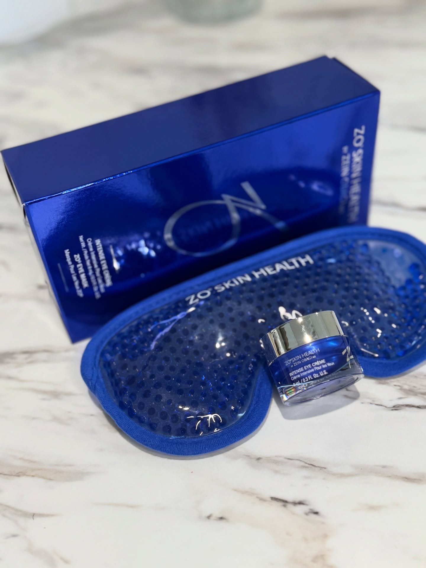 A little bonus for my ZO lovers 💙✨
When you spend $300 in skincare, you&rsquo;ll receive this Mini Intense Eye Cr&egrave;me + Cooling Eye Mask as a gift.
Perfect for smoothing, depuffing + brightening the delicate eye area. 

Available in clinic for