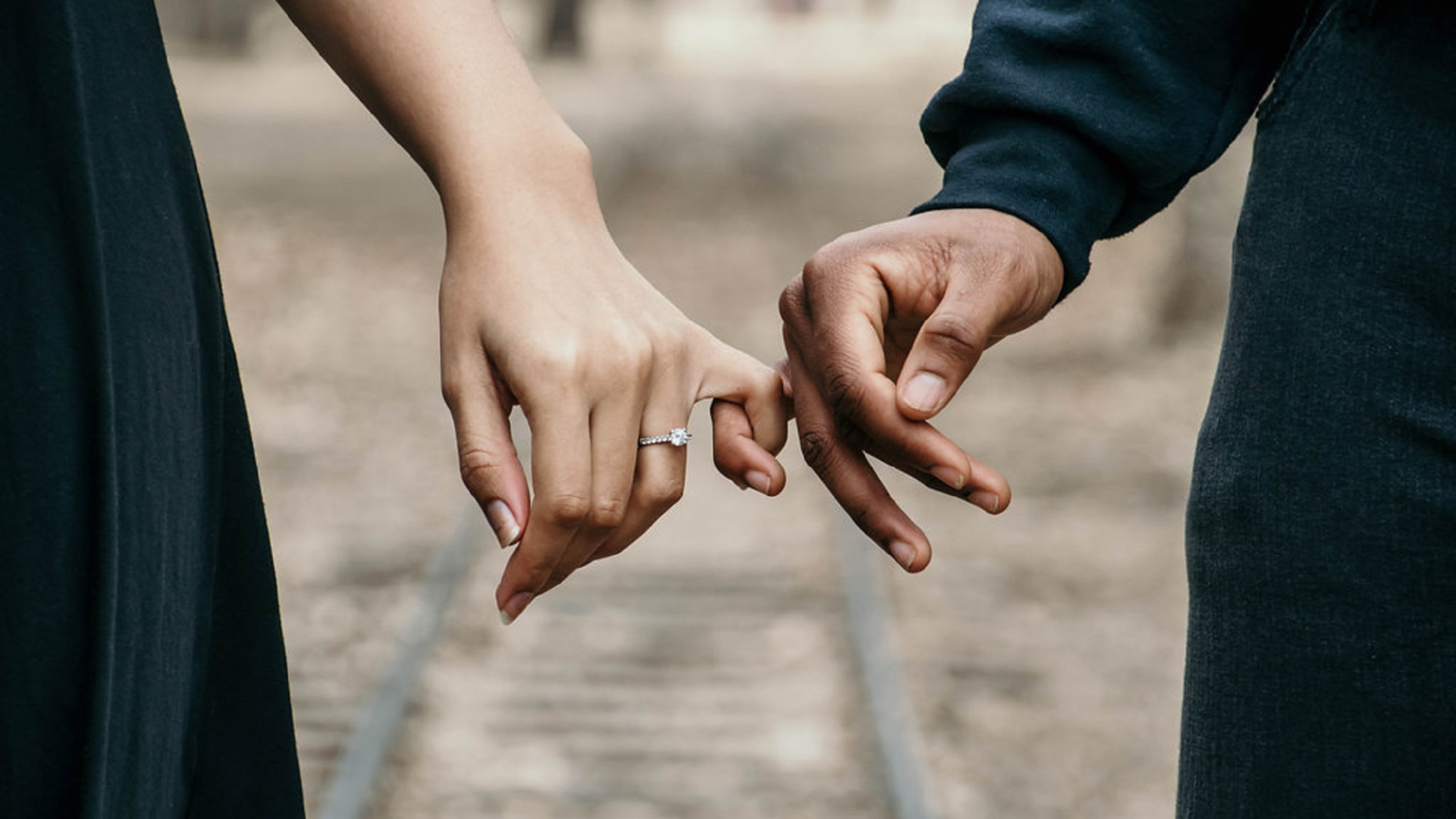 Staying Close Without Losing Yourself in Your Relationship