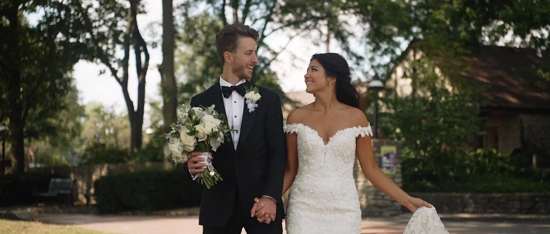 Alessandra & Peyton - 4min.00_01_12_16.Still006.jpg